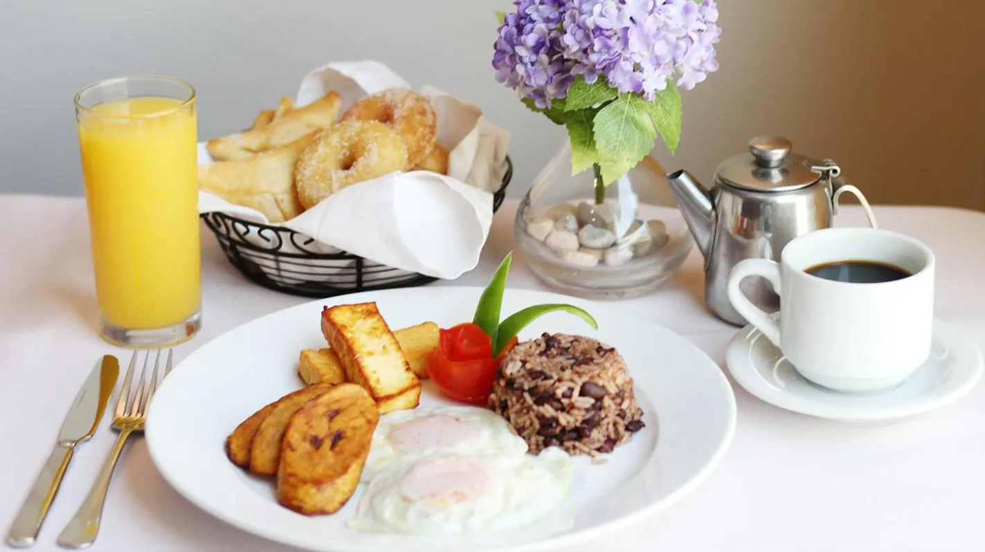 Restaurant/places to eat in Hotel Hex