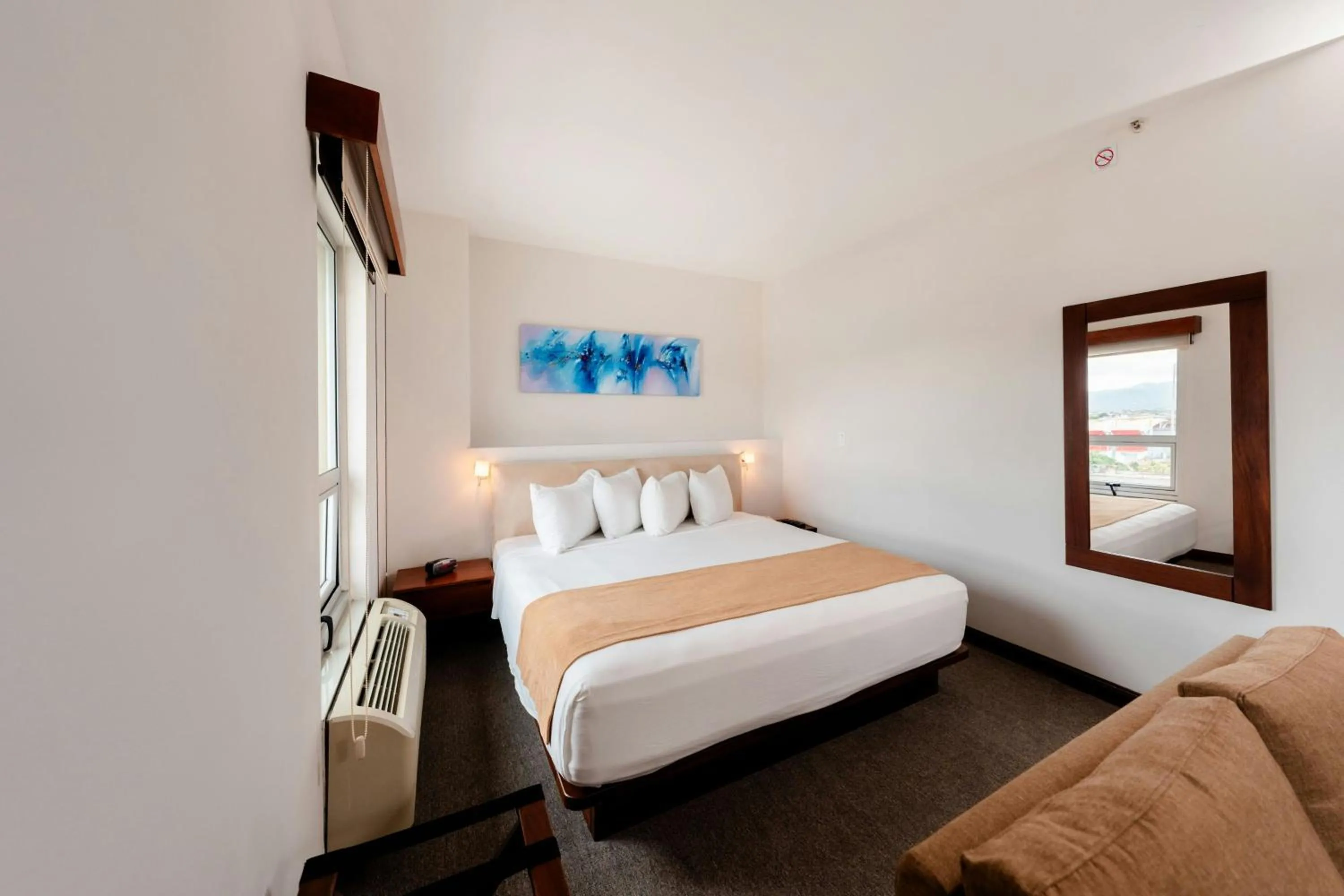 Photo of the whole room, Bed in City Express by Marriott Esteli