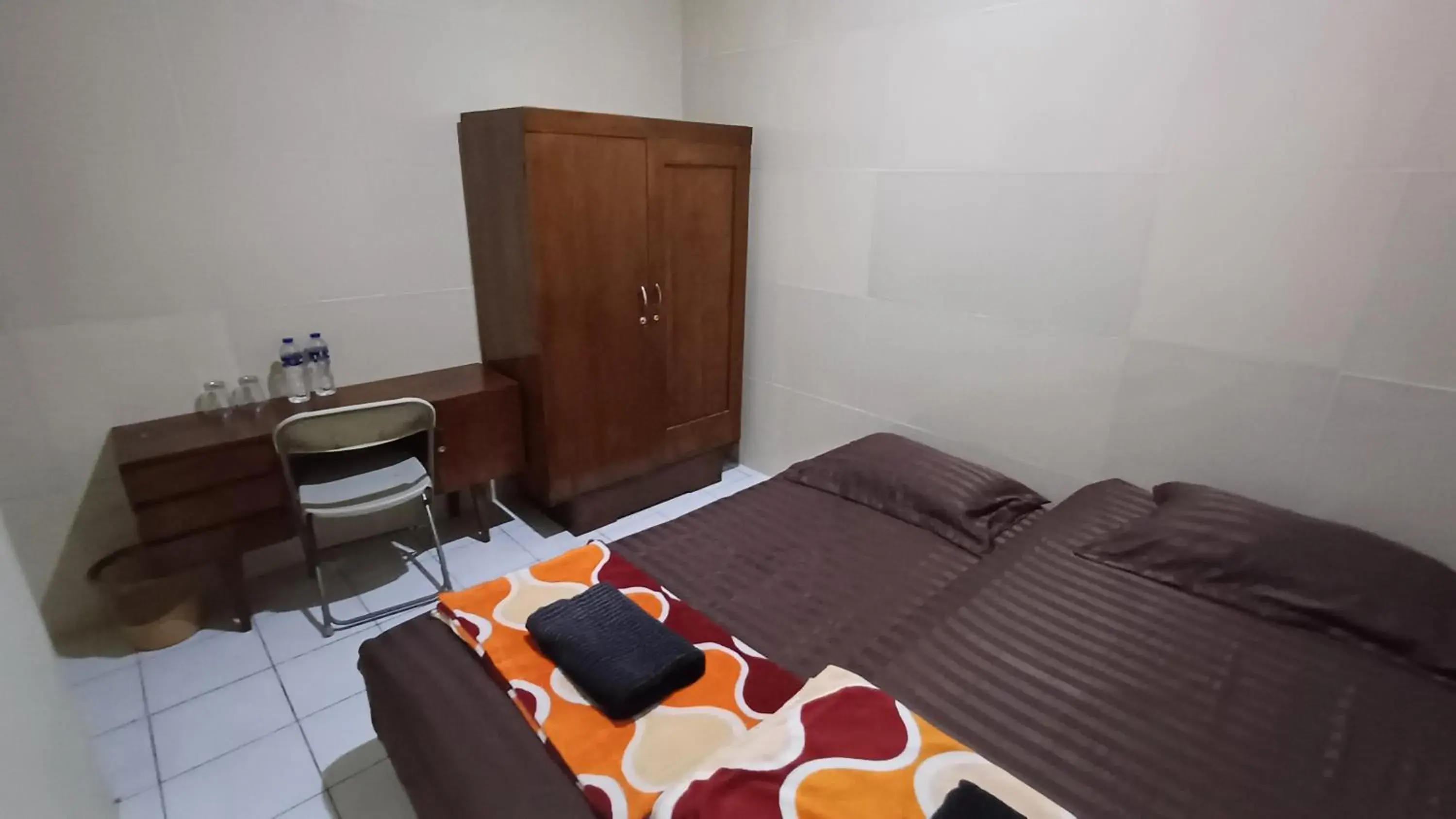 Budget Twin Room in Kost Carmelia Syariah Baranangsiang Bogor Budget Twin Room in Kost Carmelia Syariah Baranangsiang Bogor