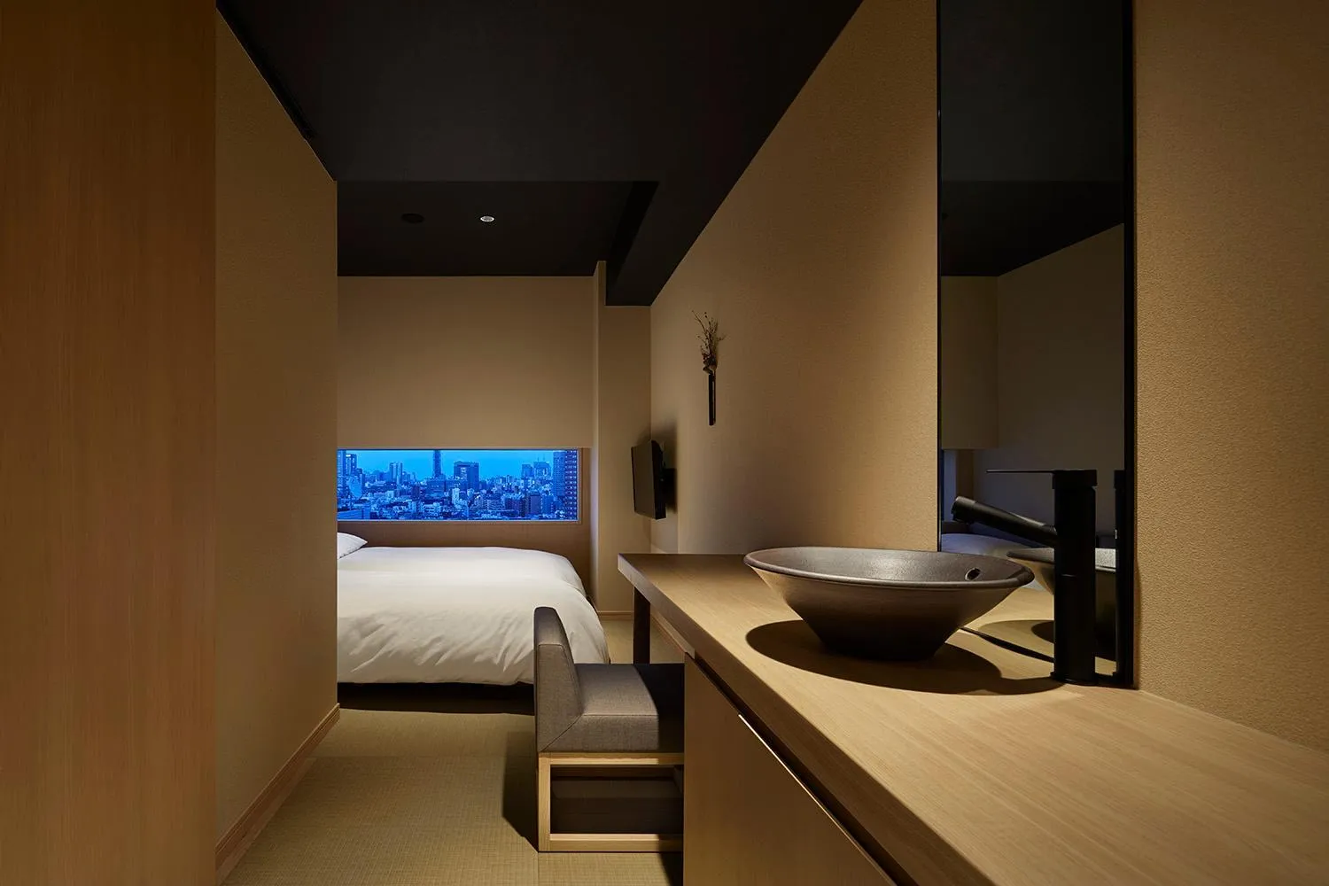 Bed in ONSEN RYOKAN YUEN SHINJUKU