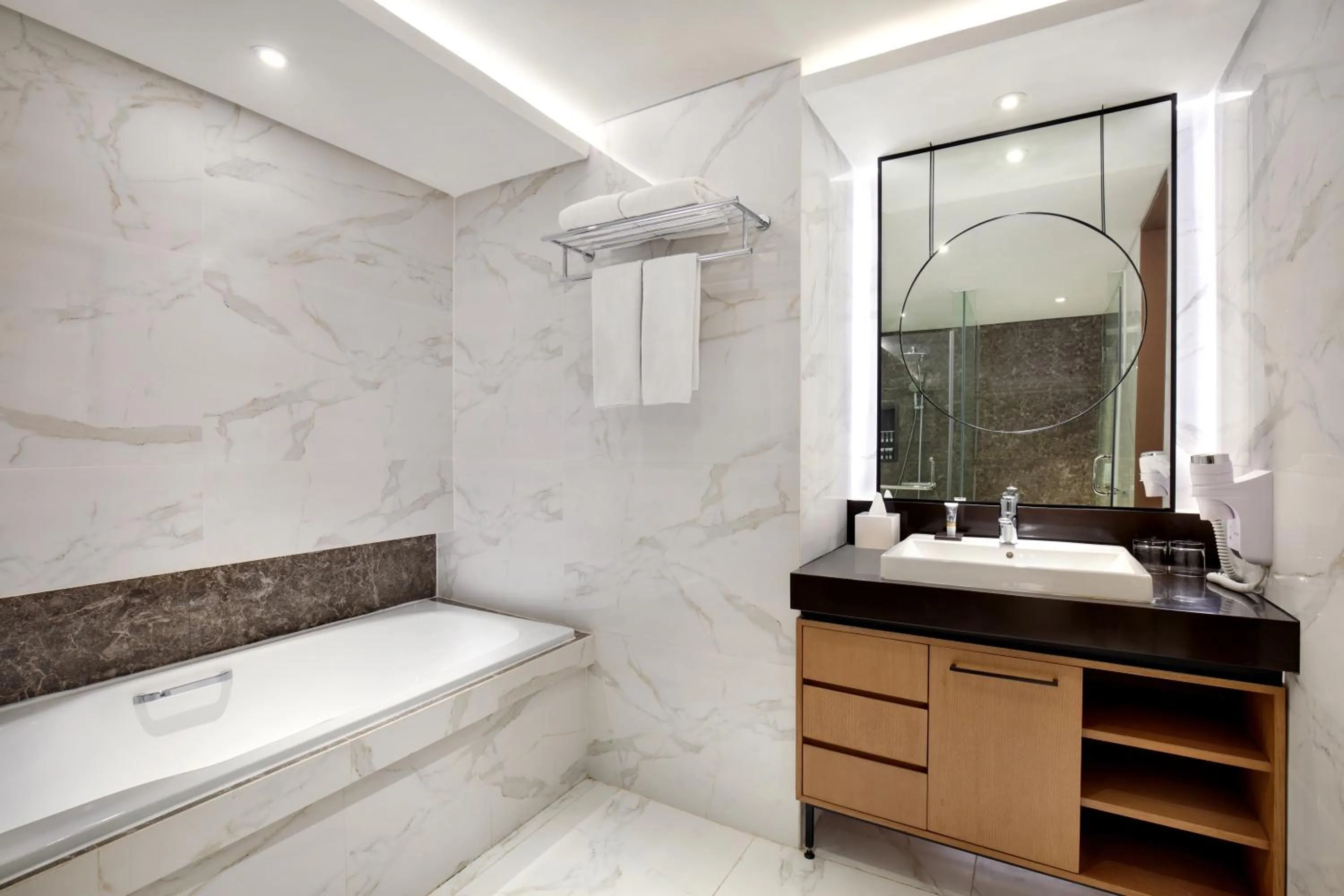 Bathroom in Mercure Jakarta Batavia
