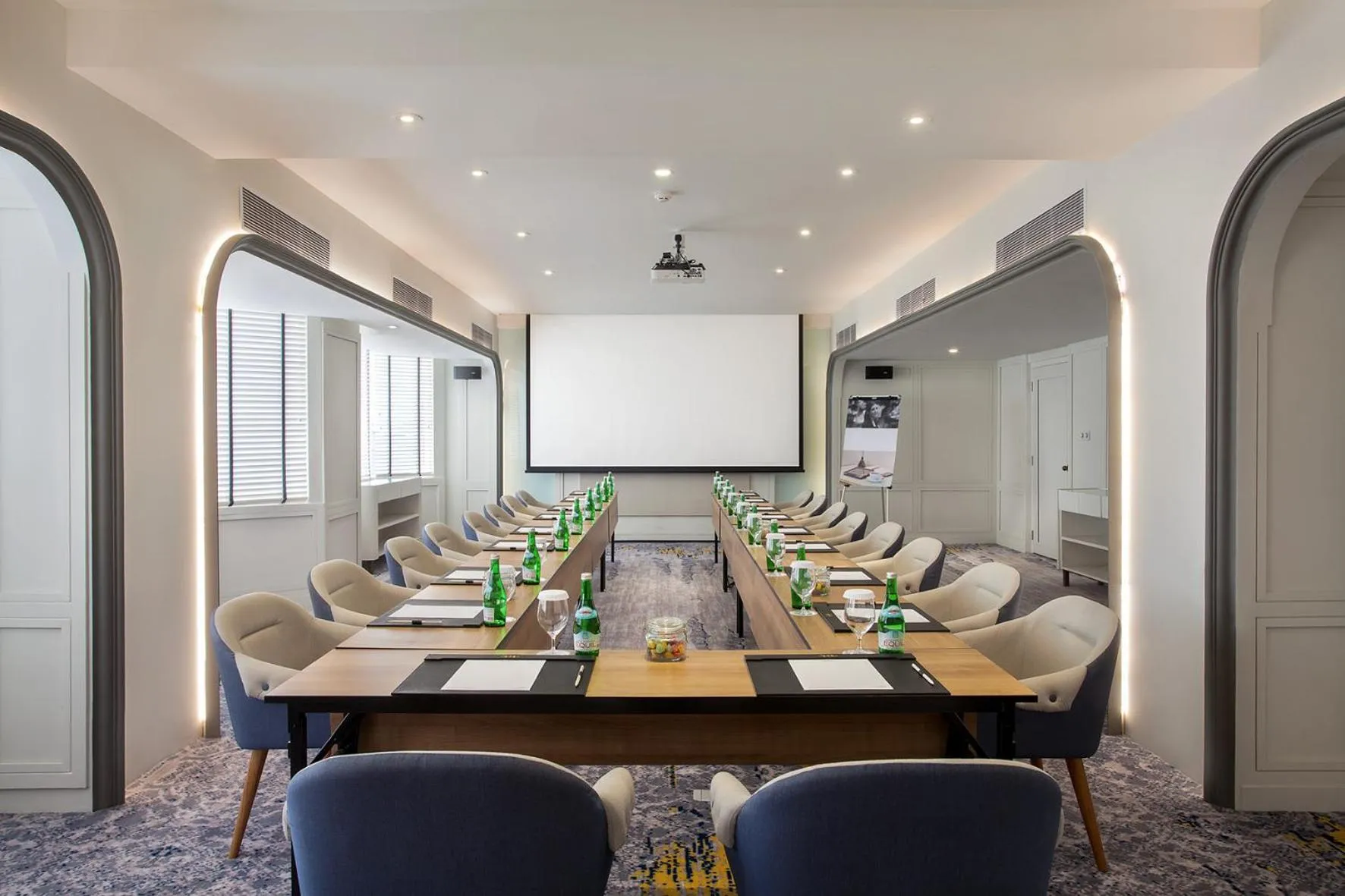 Meeting/conference room in Mercure Jakarta Batavia