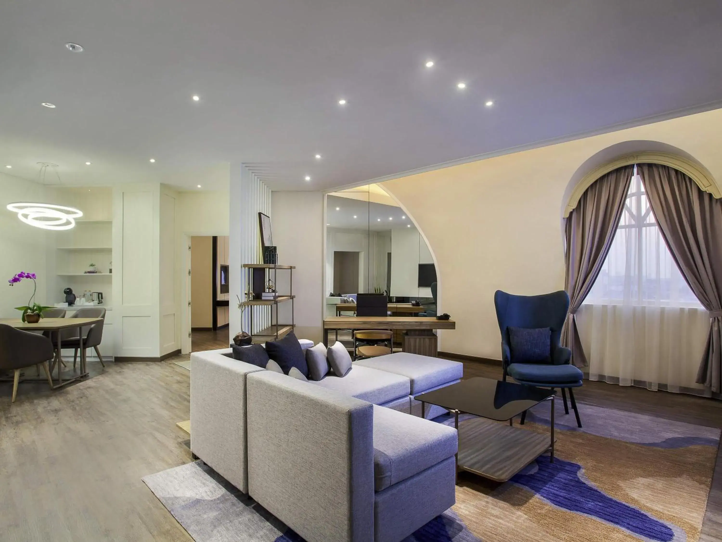 Bedroom in Mercure Jakarta Batavia Bedroom in Mercure Jakarta Batavia