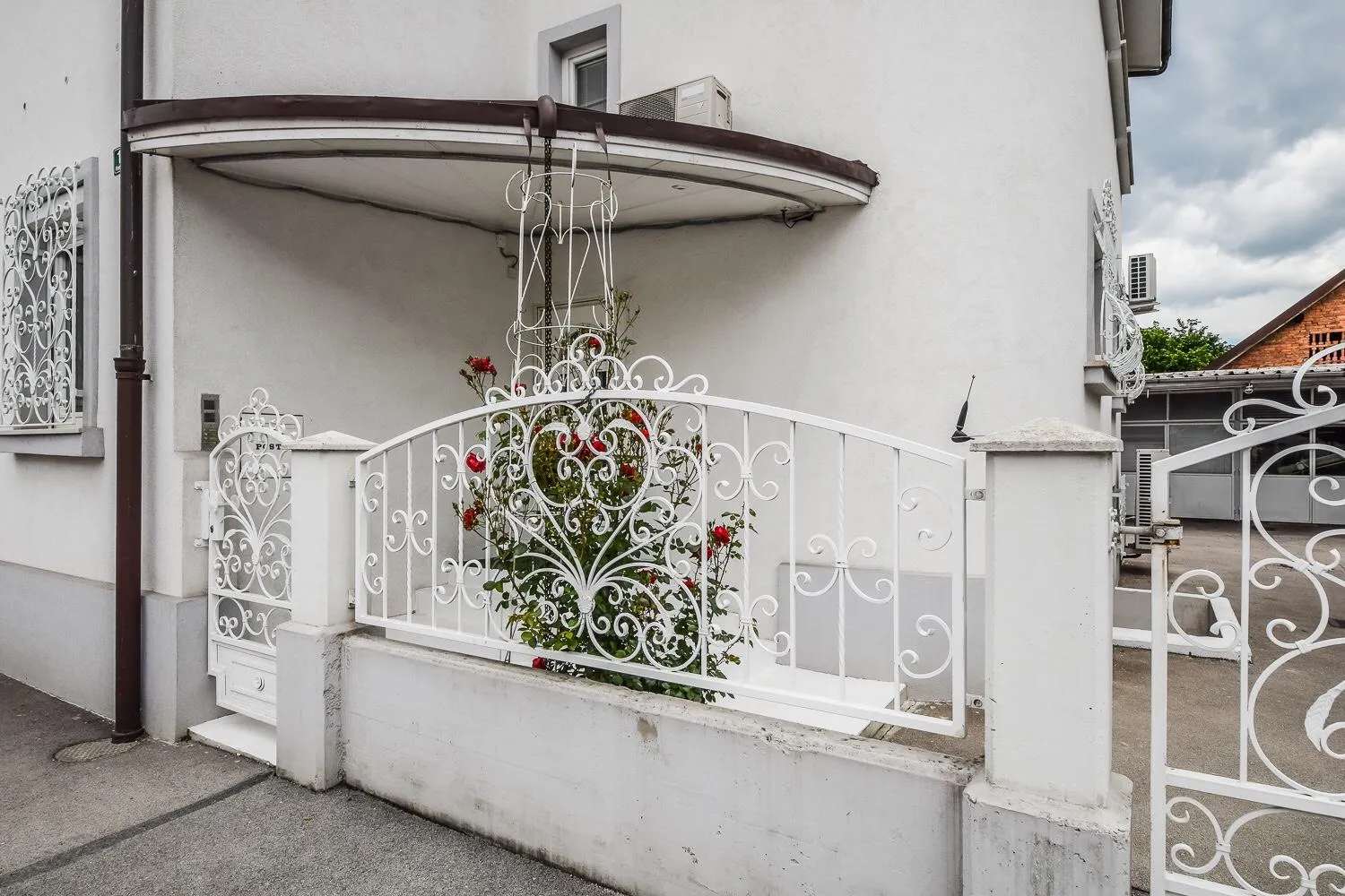 Kavon Apartments