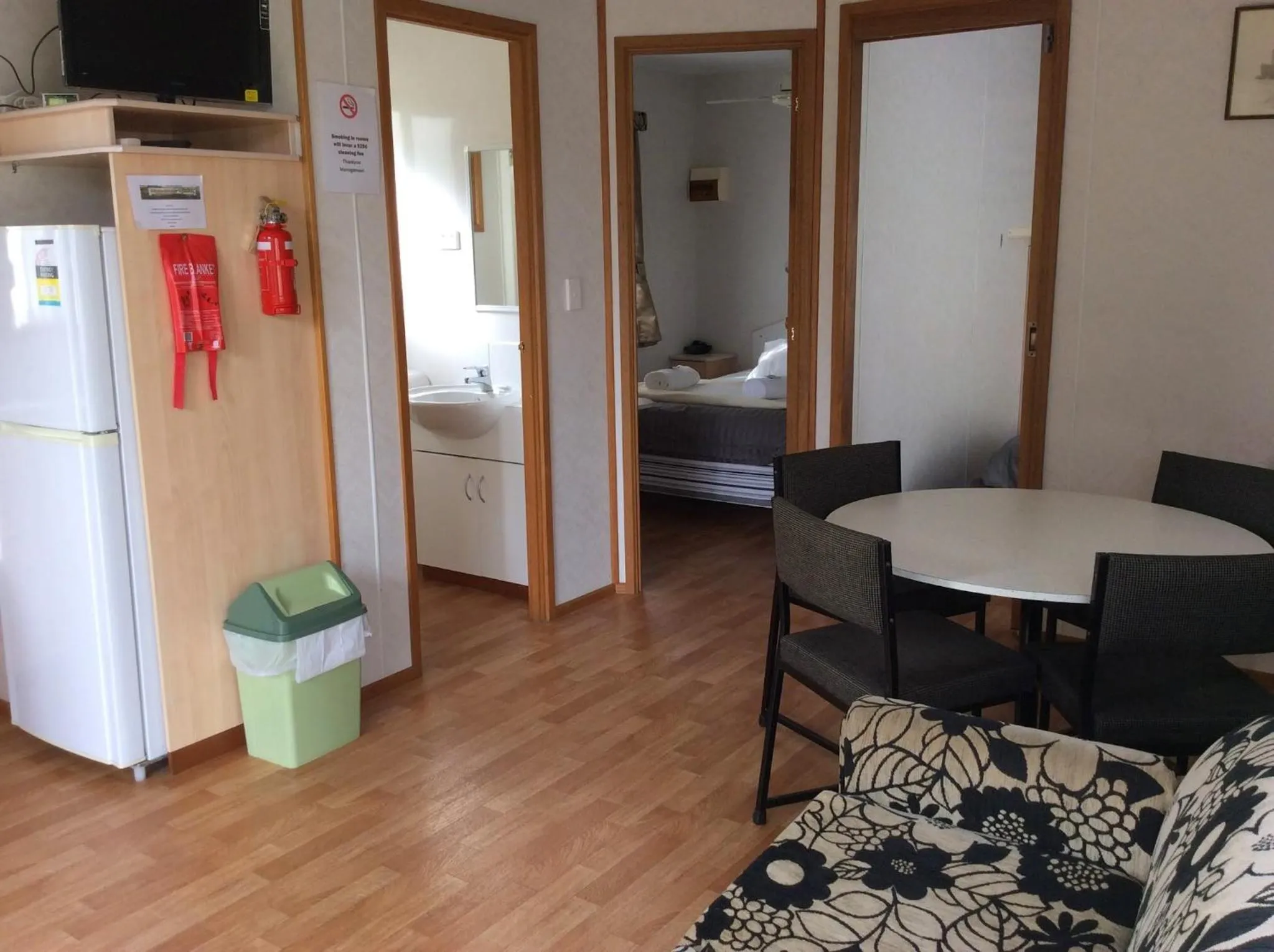 Bed in Tatura Cabin & Caravan Park