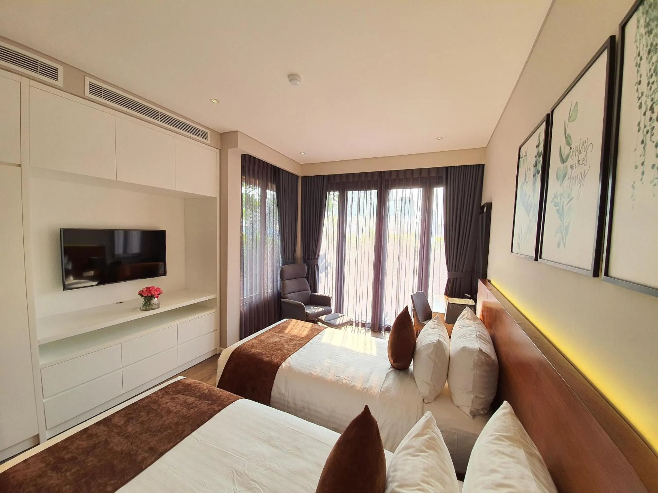 Property building, Bed in Orchid Boutique Hotel & Apartment