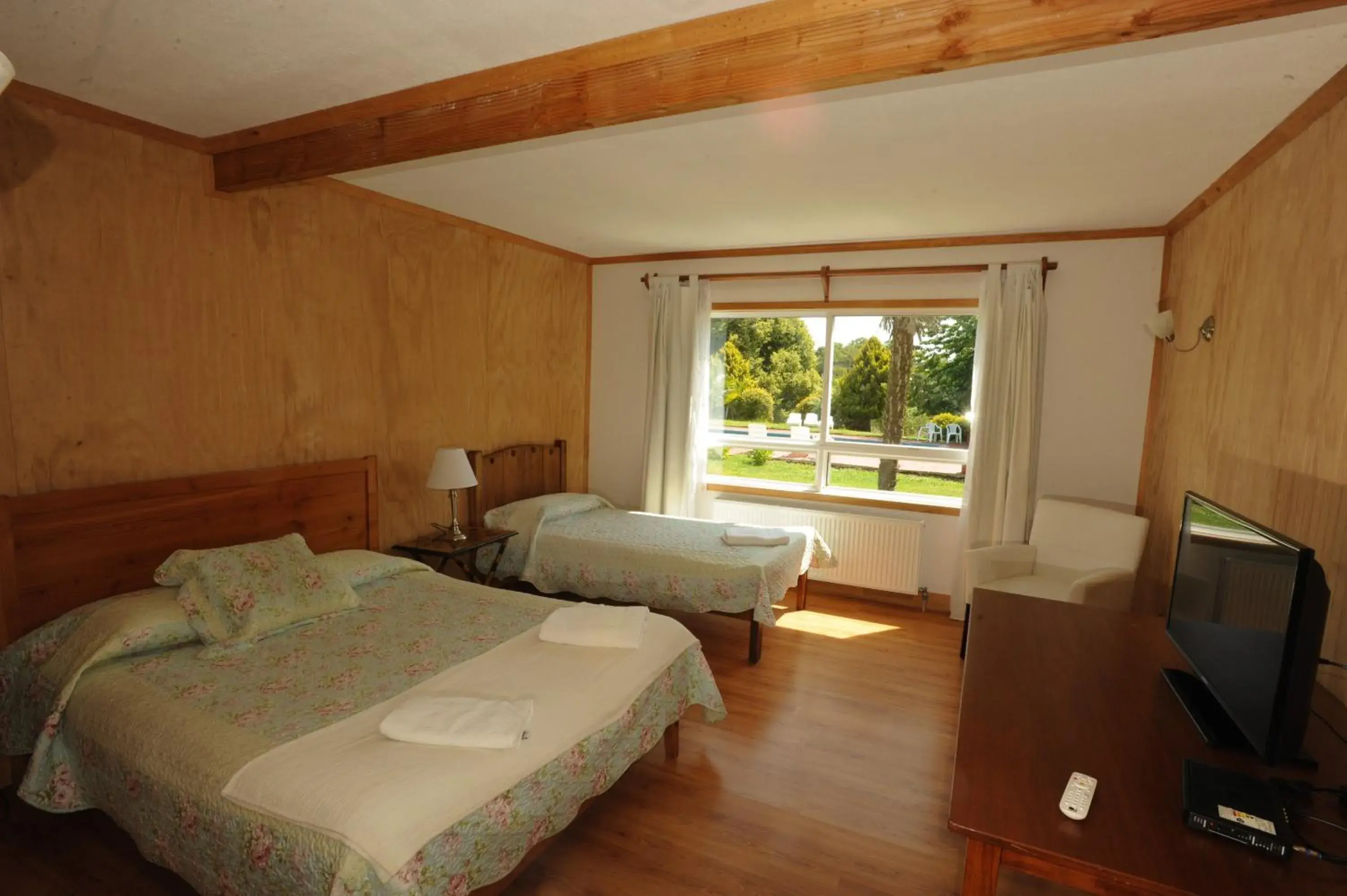 Triple Room in Hotel Casa de la Oma Triple Room in Hotel Casa de la Oma