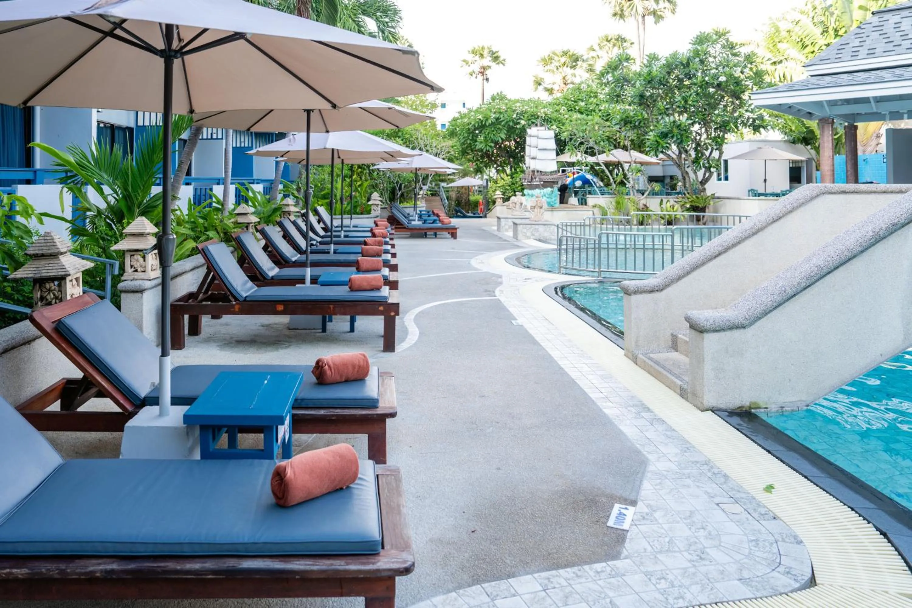 Swimming pool in Phuket Island View Resort - SHA Extra Plus