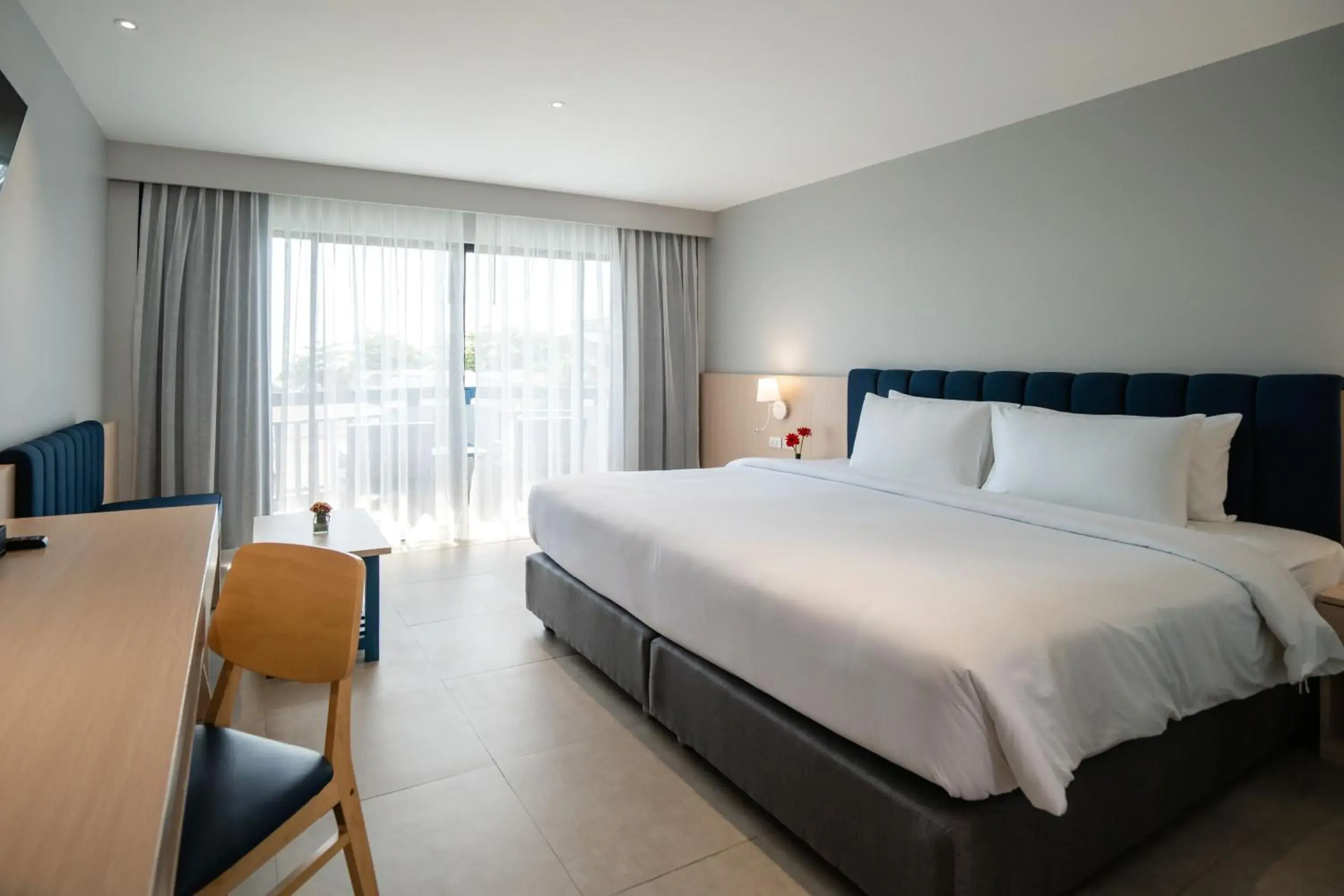 Pool view, Bed in Phuket Island View Resort - SHA Extra Plus Pool view, Bed in Phuket Island View Resort - SHA Extra Plus