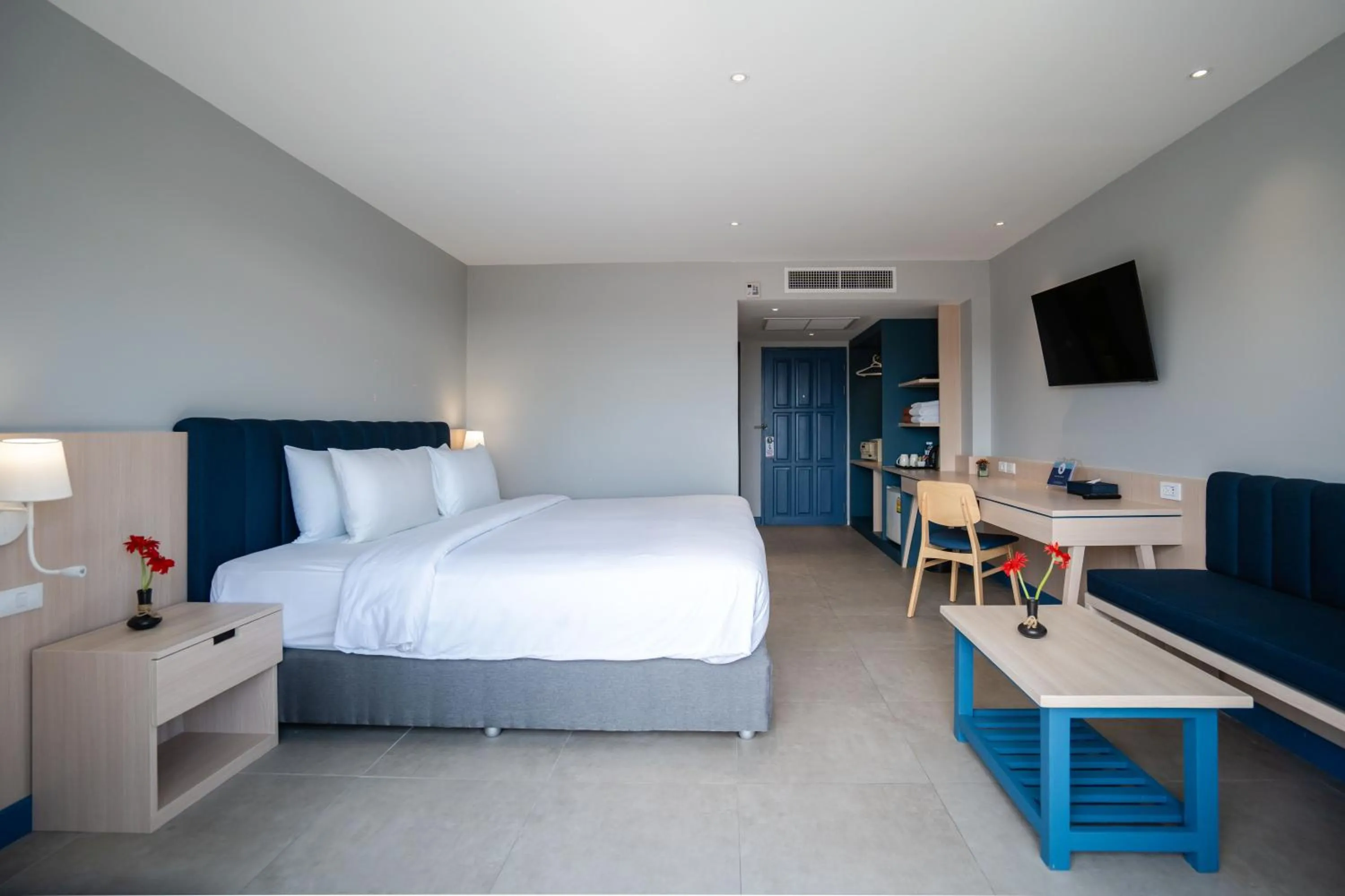 Guests, Bed in Phuket Island View Resort - SHA Extra Plus