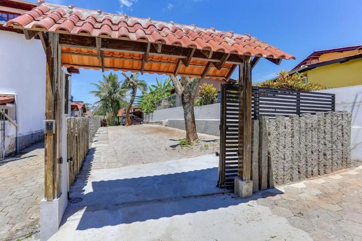 Parking in Pousada Canajurê