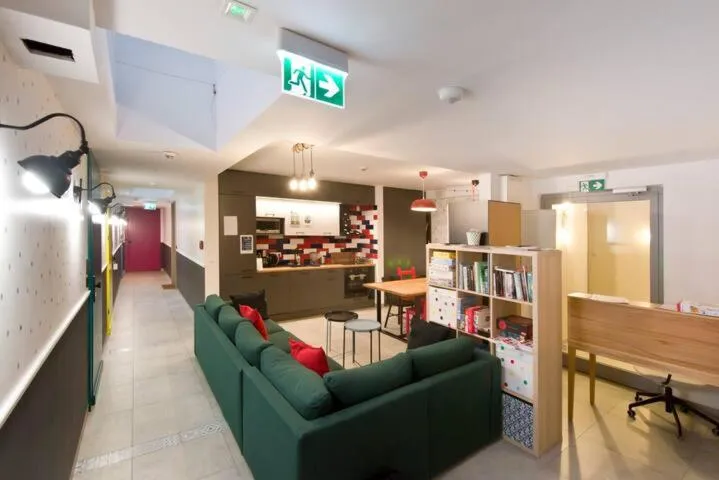 Library in WaterLane Island Hostel&Apartments