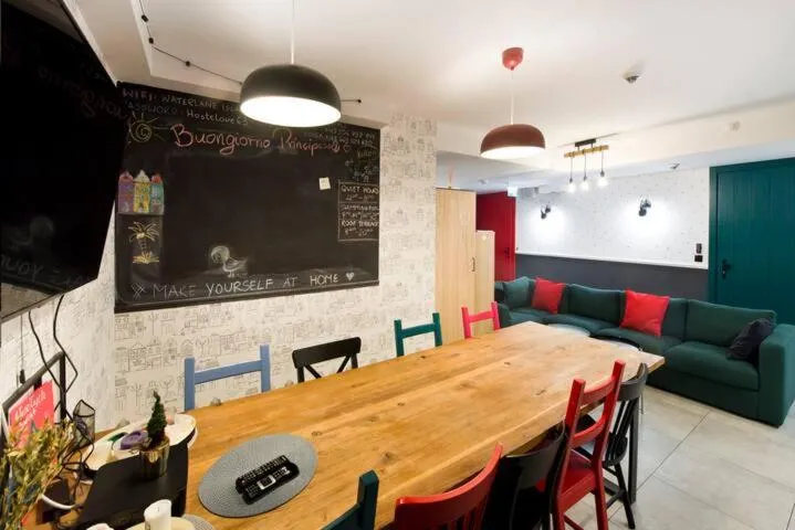 Dining Area in WaterLane Island Hostel&Apartments