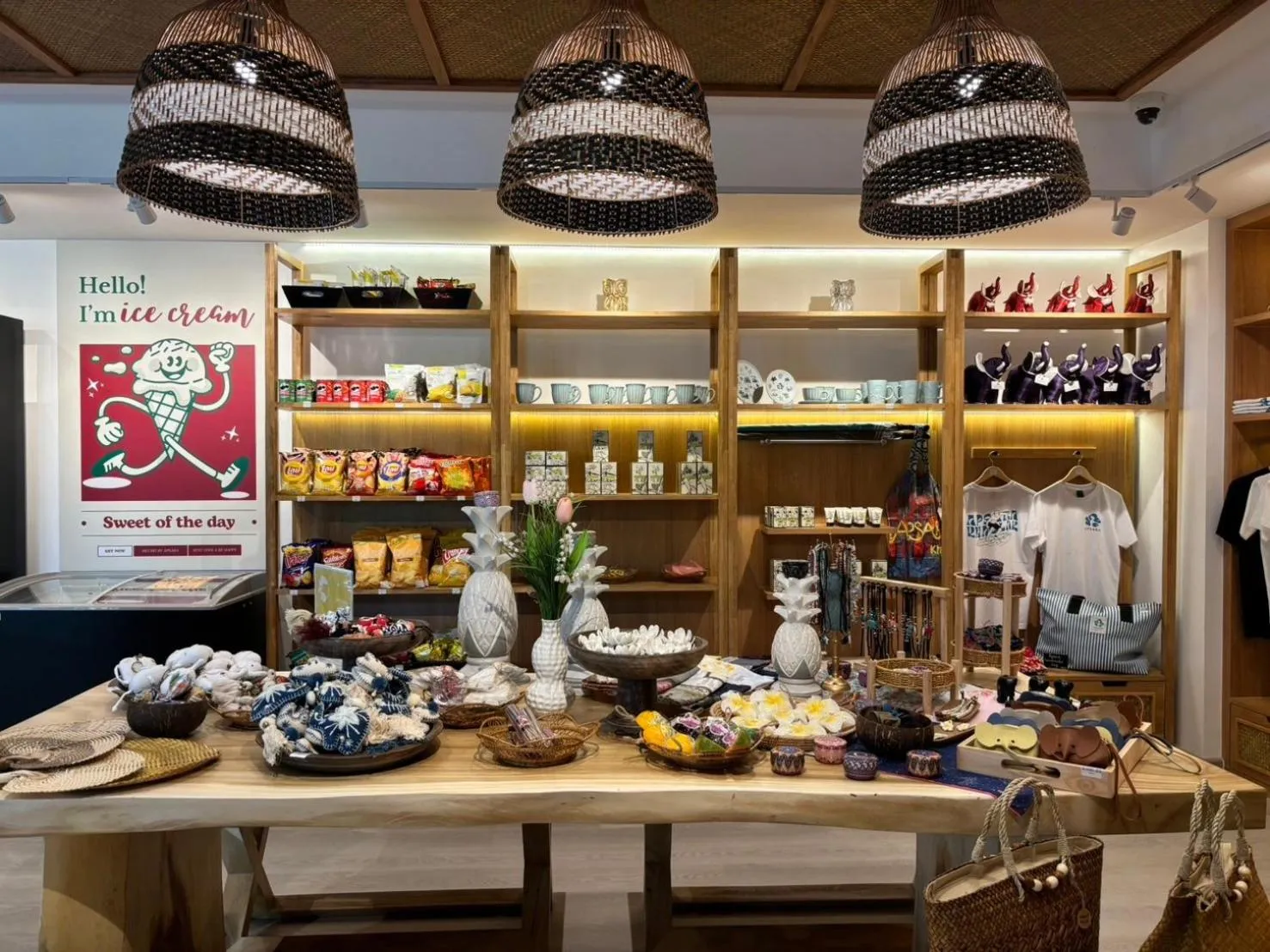 Shopping Area in Apsara Beachfront Resort & Villa