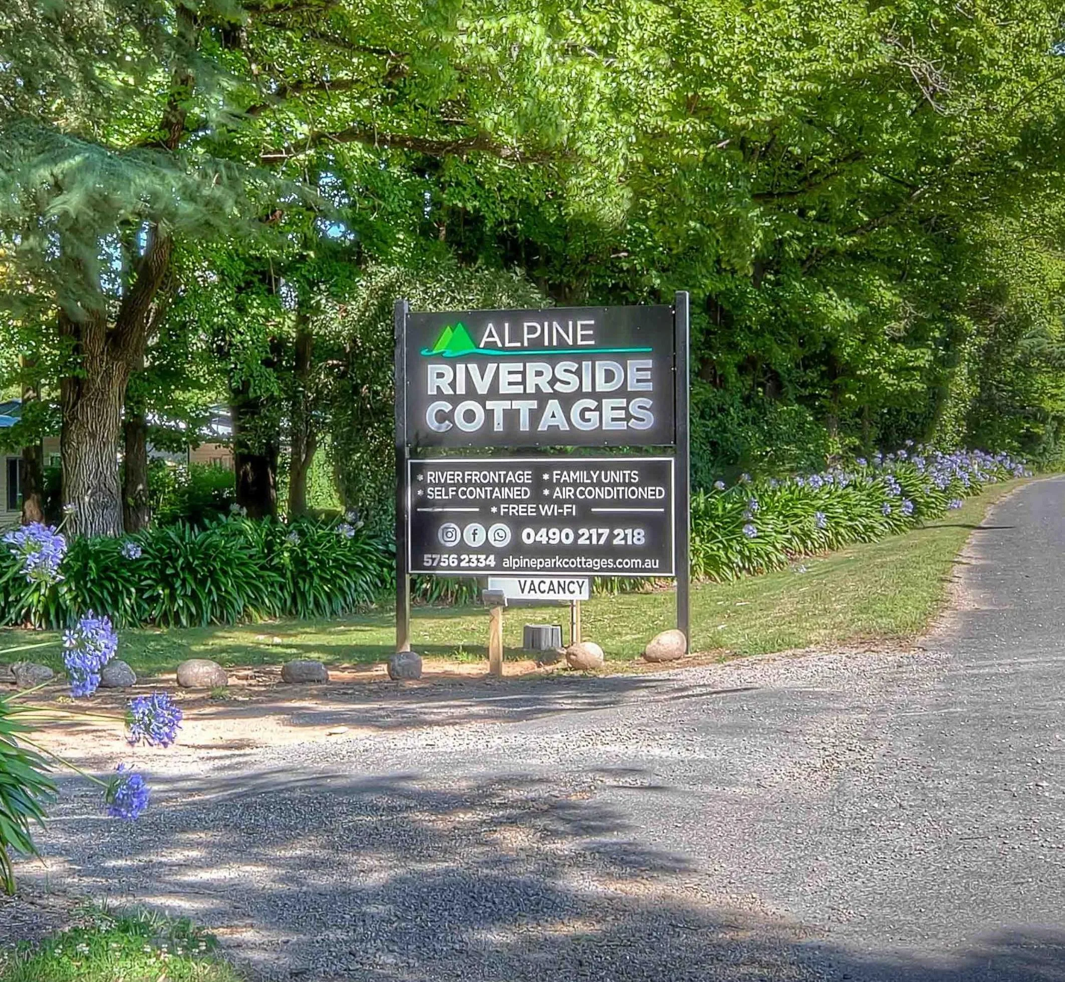 Alpine Riverside Cottages