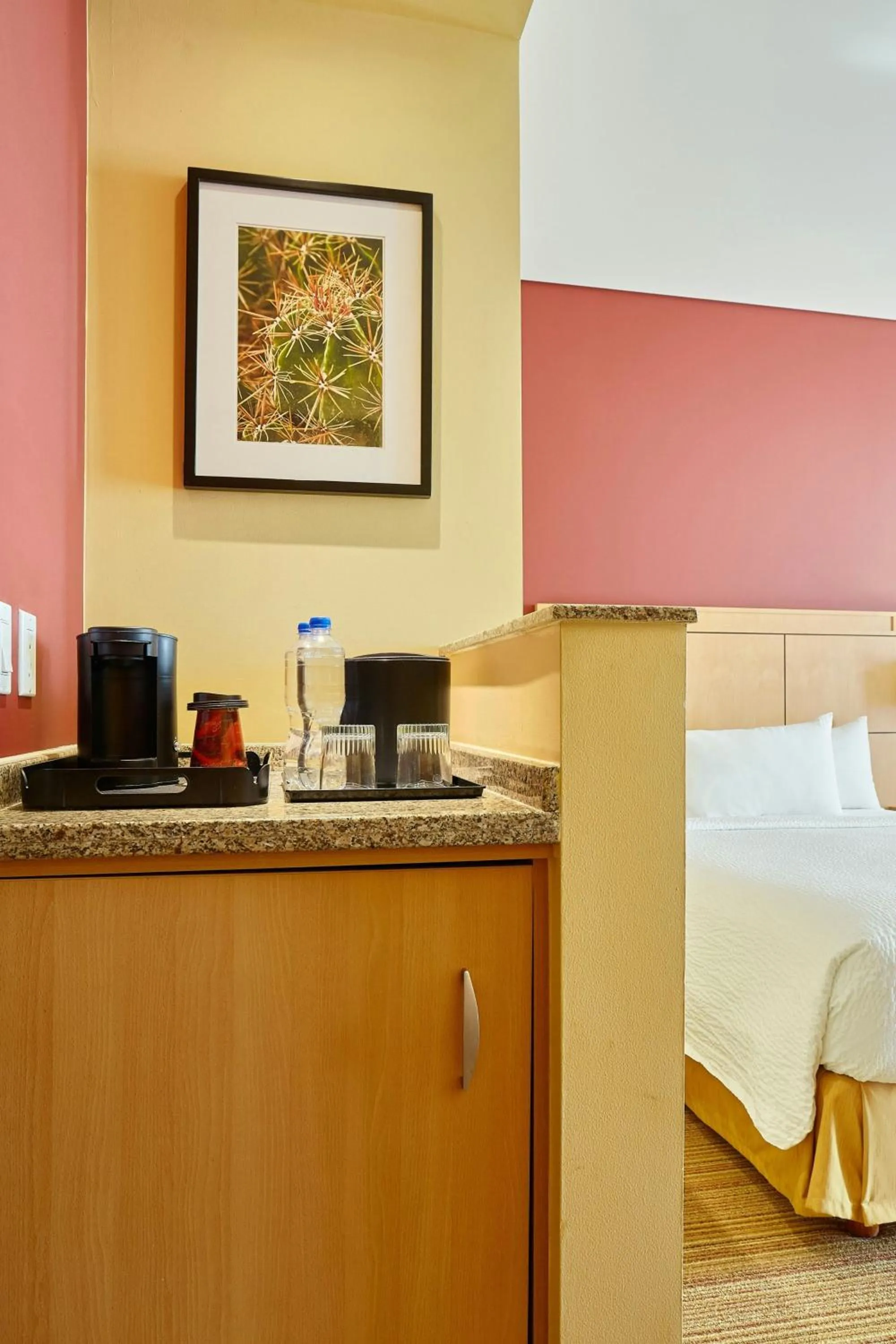 Photo of the whole room, Bed in Courtyard by Marriott Leon at The Poliforum