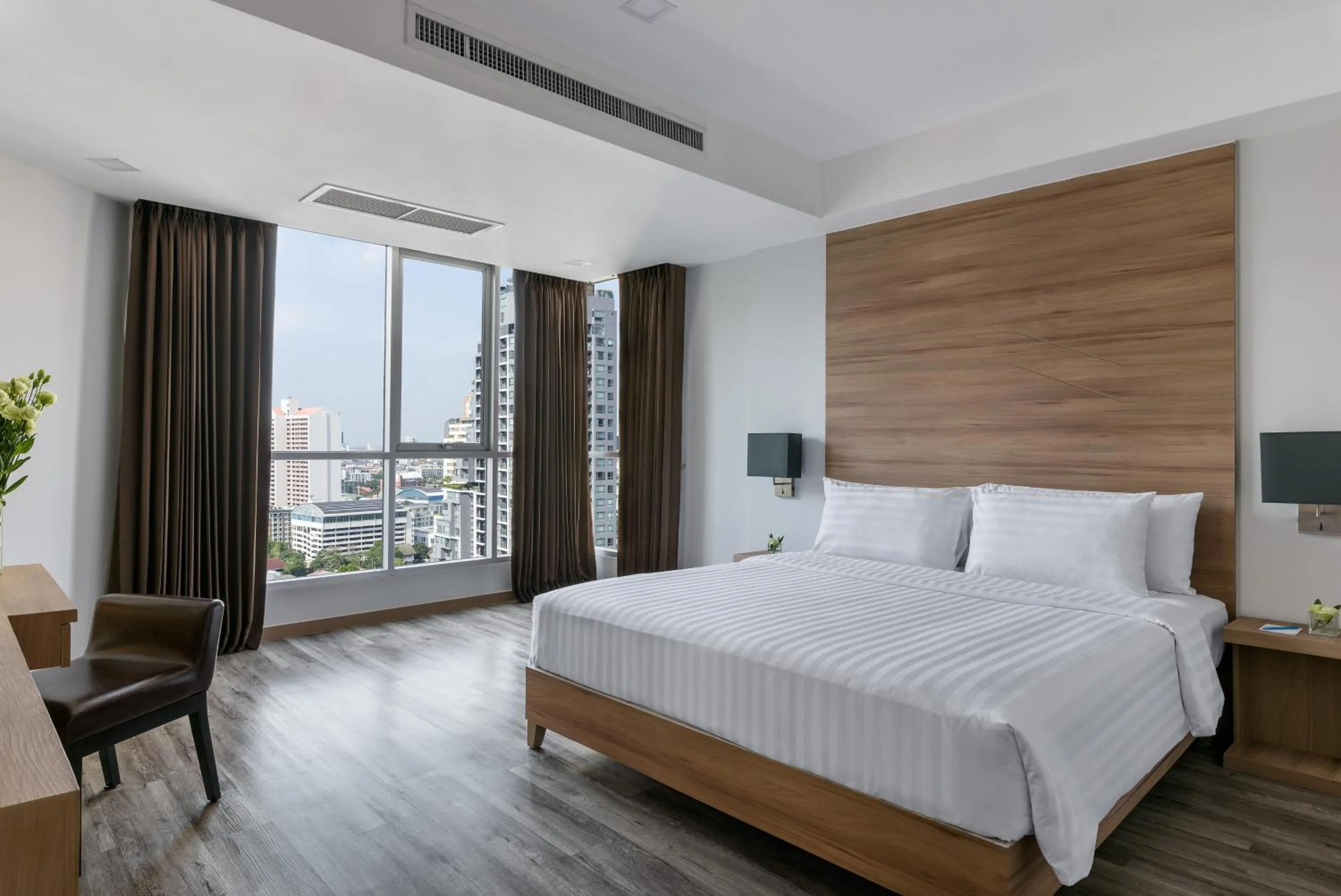 Bedroom, Bed in Adelphi Grande Sukhumvit