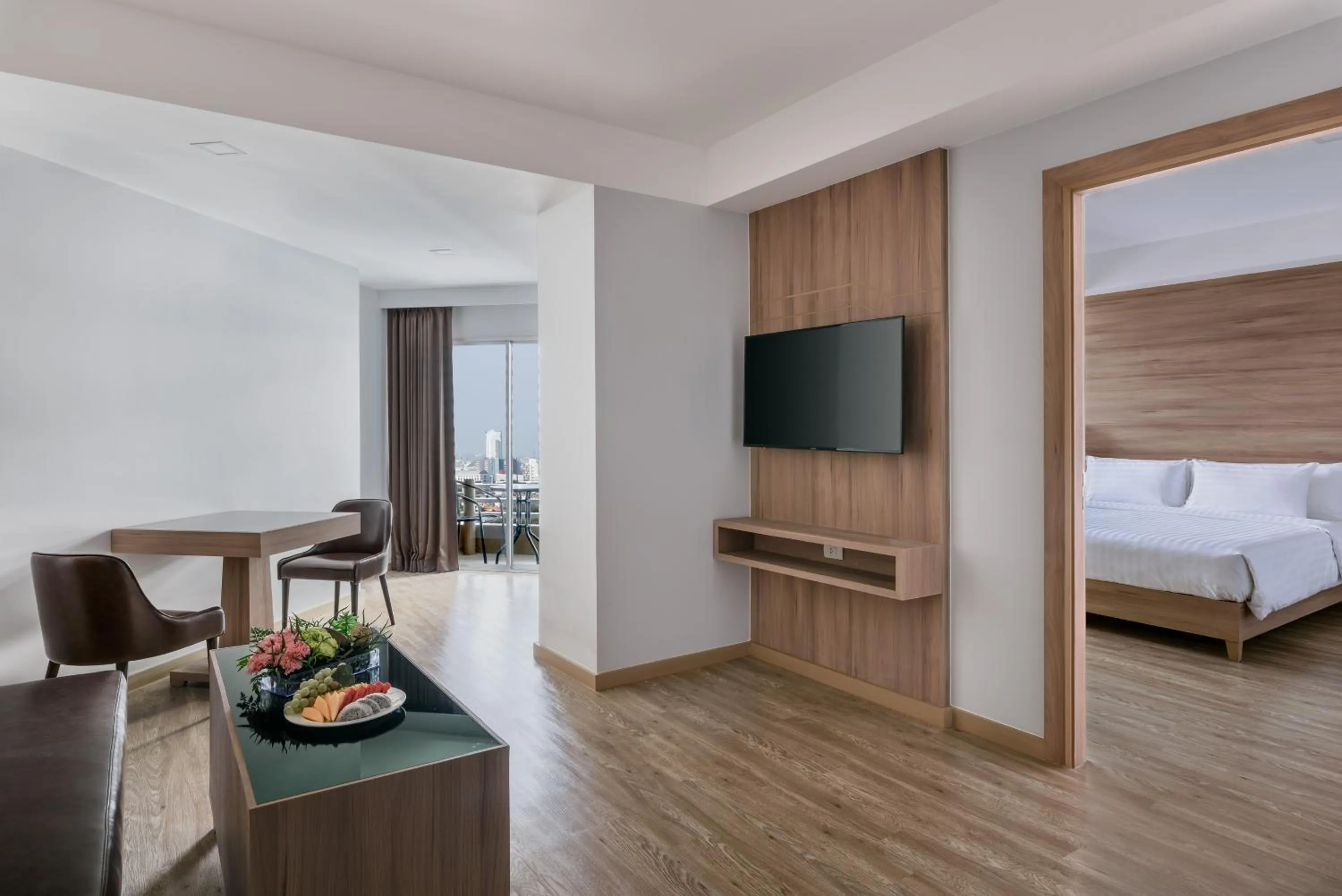 Living room, Bed in Adelphi Grande Sukhumvit