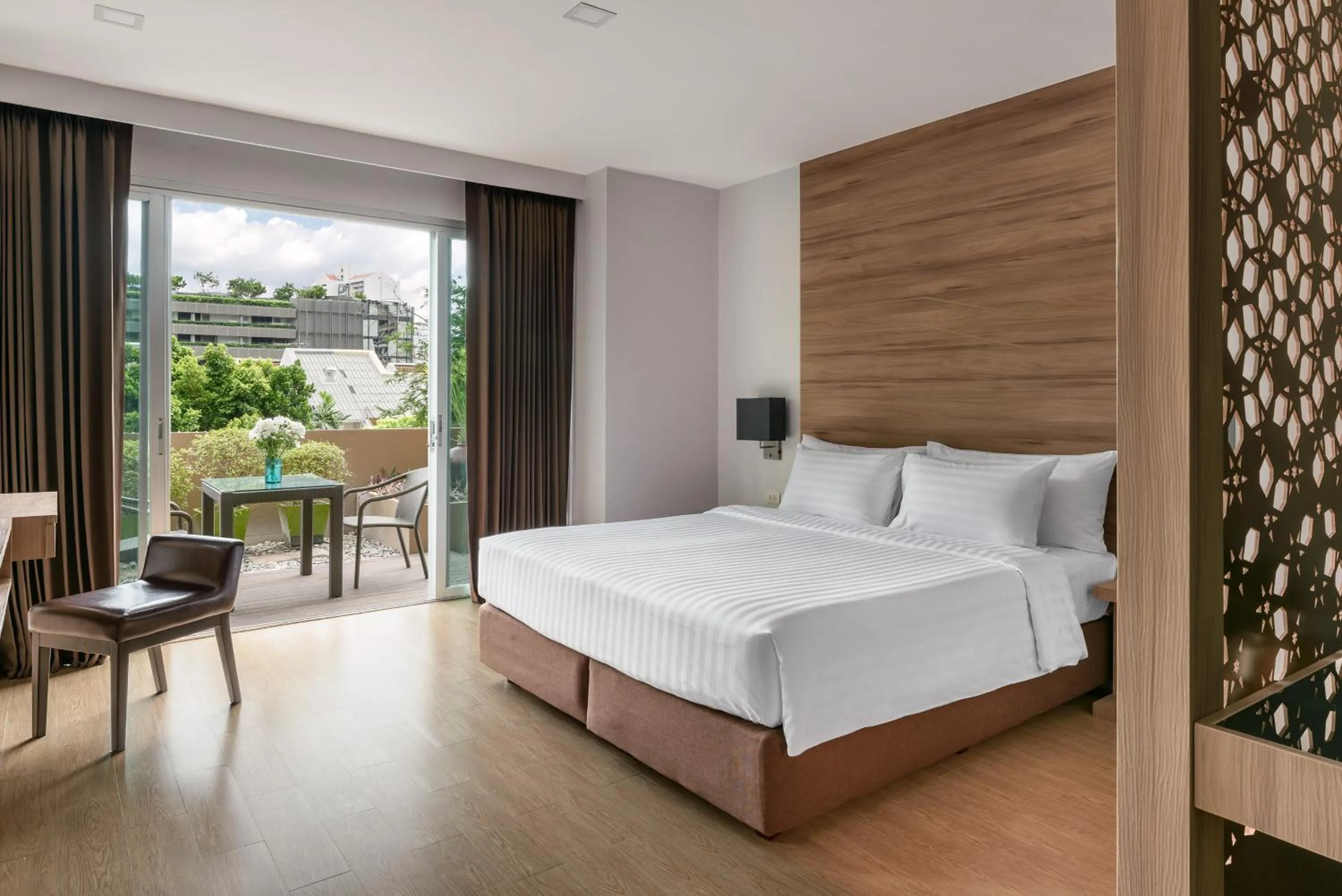 Bedroom, Bed in Adelphi Grande Sukhumvit