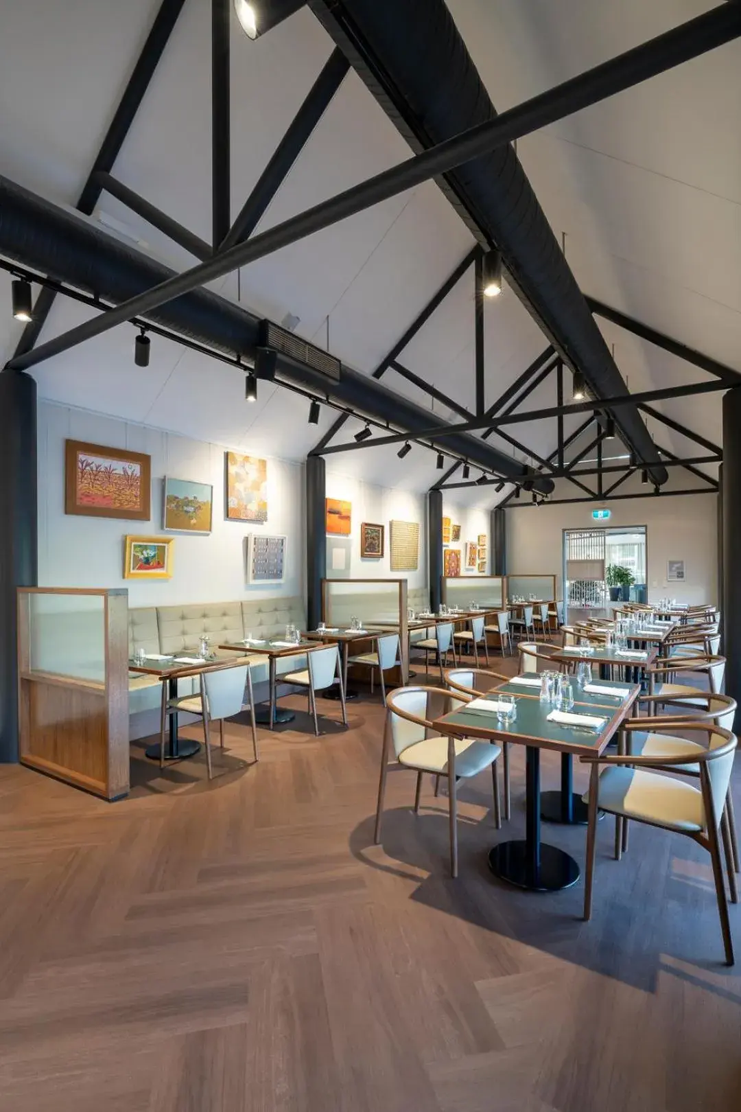 Restaurant/places to eat in Lakeside Hotel and Conference Centre Restaurant/places to eat in Lakeside Hotel and Conference Centre