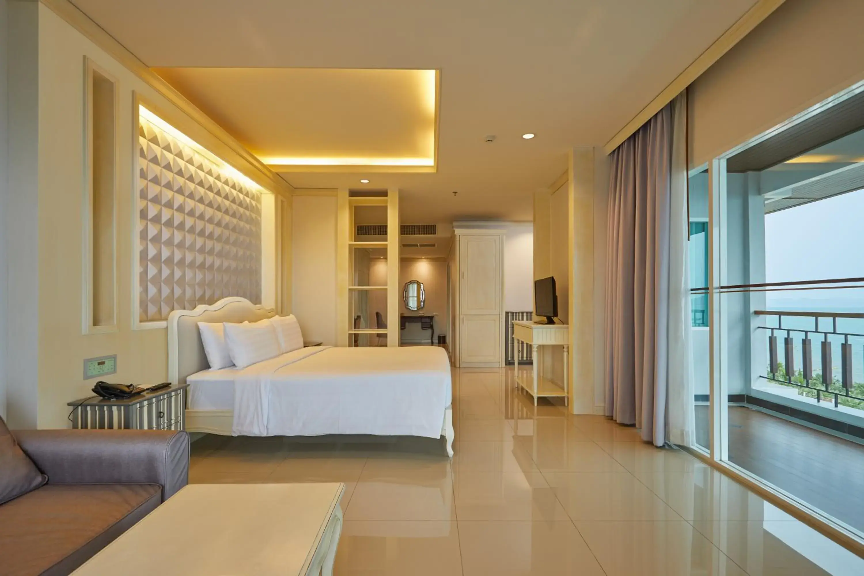 Bedroom, Bed in Welcome World Beachfront Resort Bedroom, Bed in Welcome World Beachfront Resort
