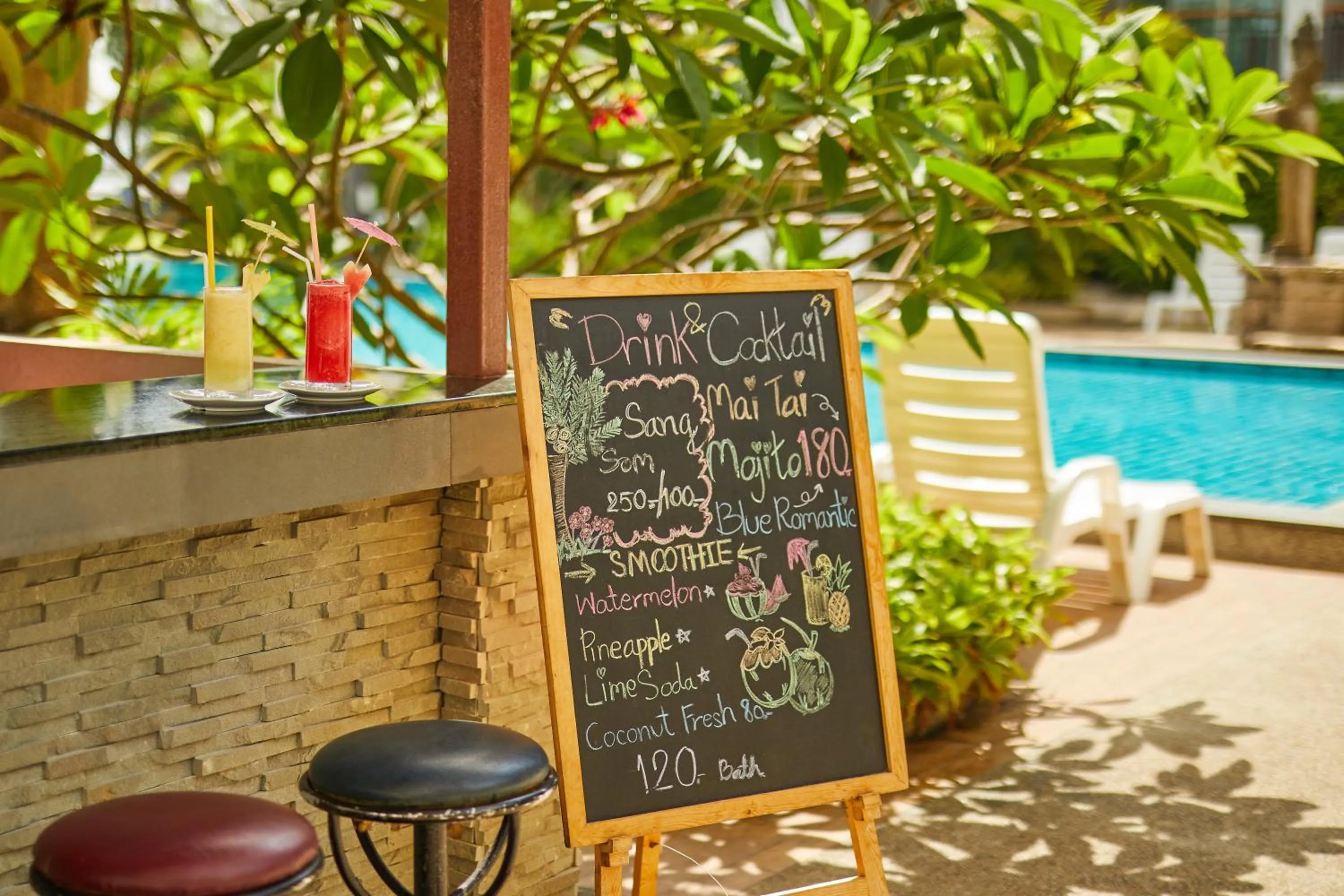 Lounge or bar in Welcome World Beachfront Resort