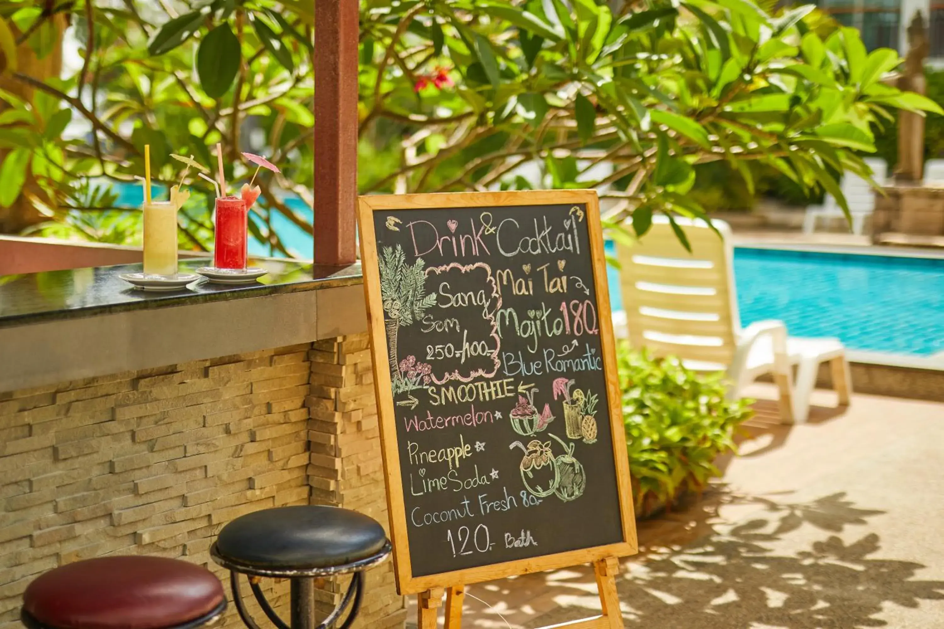 Lounge or bar in Welcome World Beachfront Resort Lounge or bar in Welcome World Beachfront Resort