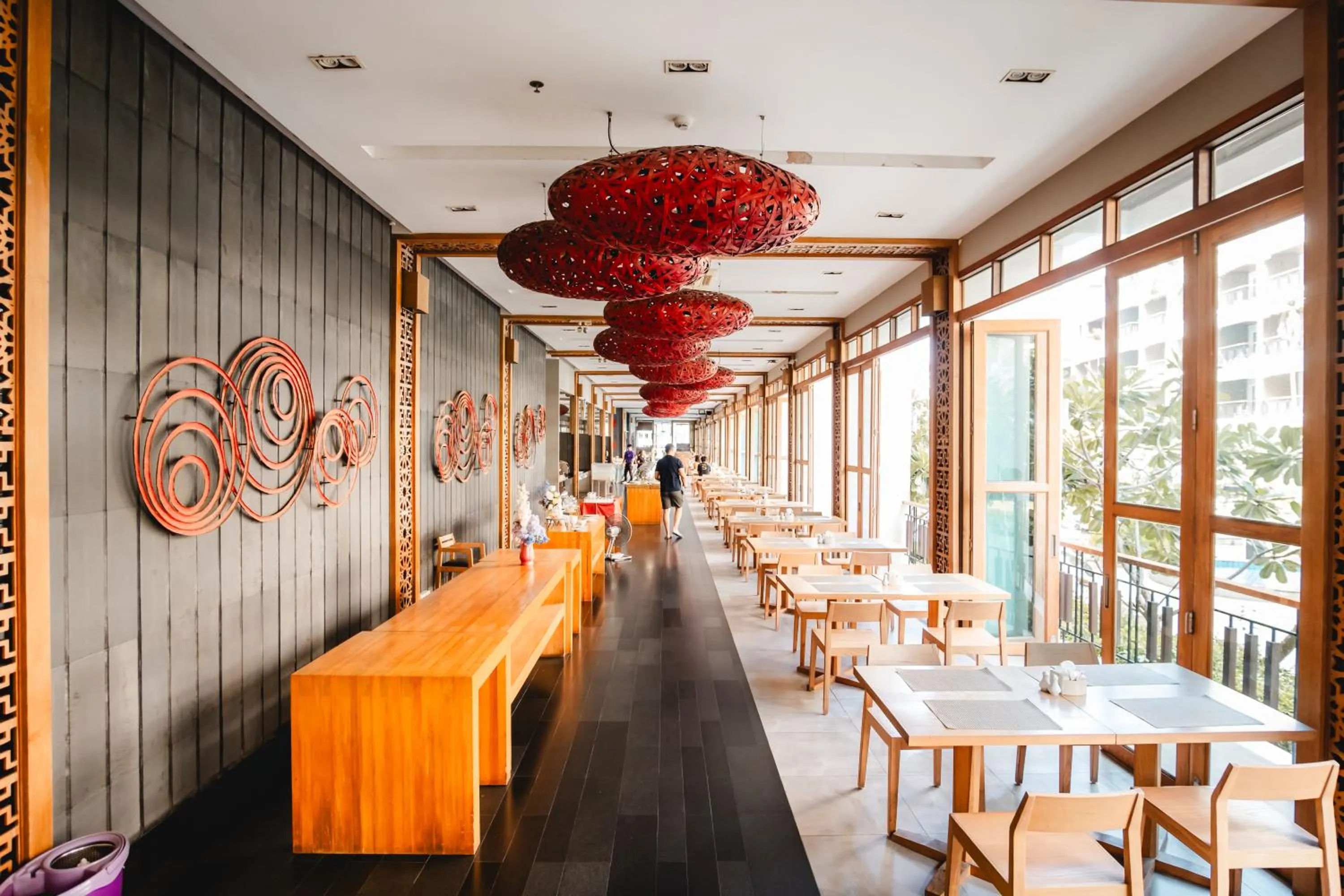 Restaurant/places to eat in Welcome World Beachfront Resort