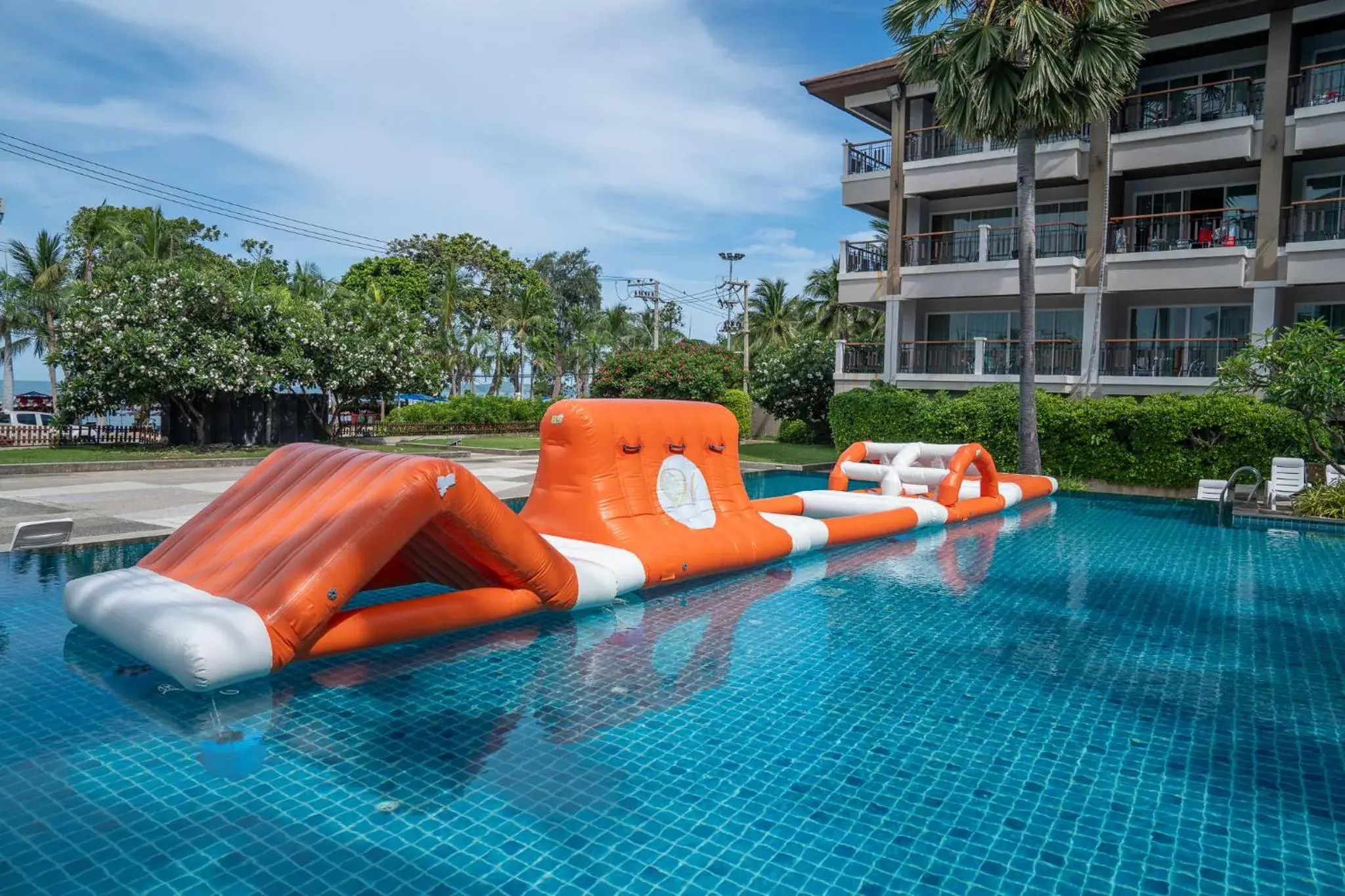 Swimming pool in Welcome World Beachfront Resort Swimming pool in Welcome World Beachfront Resort