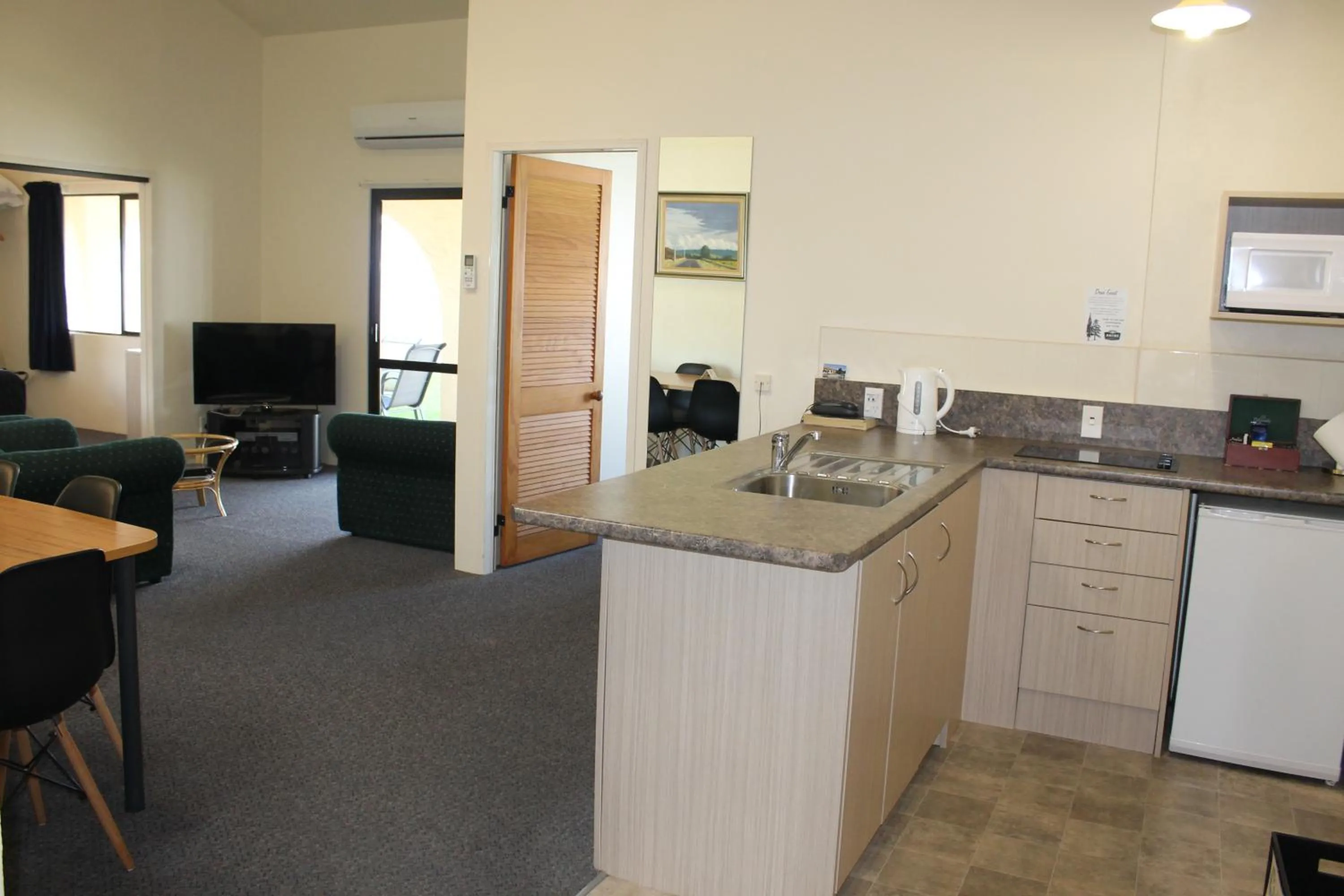 Captains Quarters Motor Inn