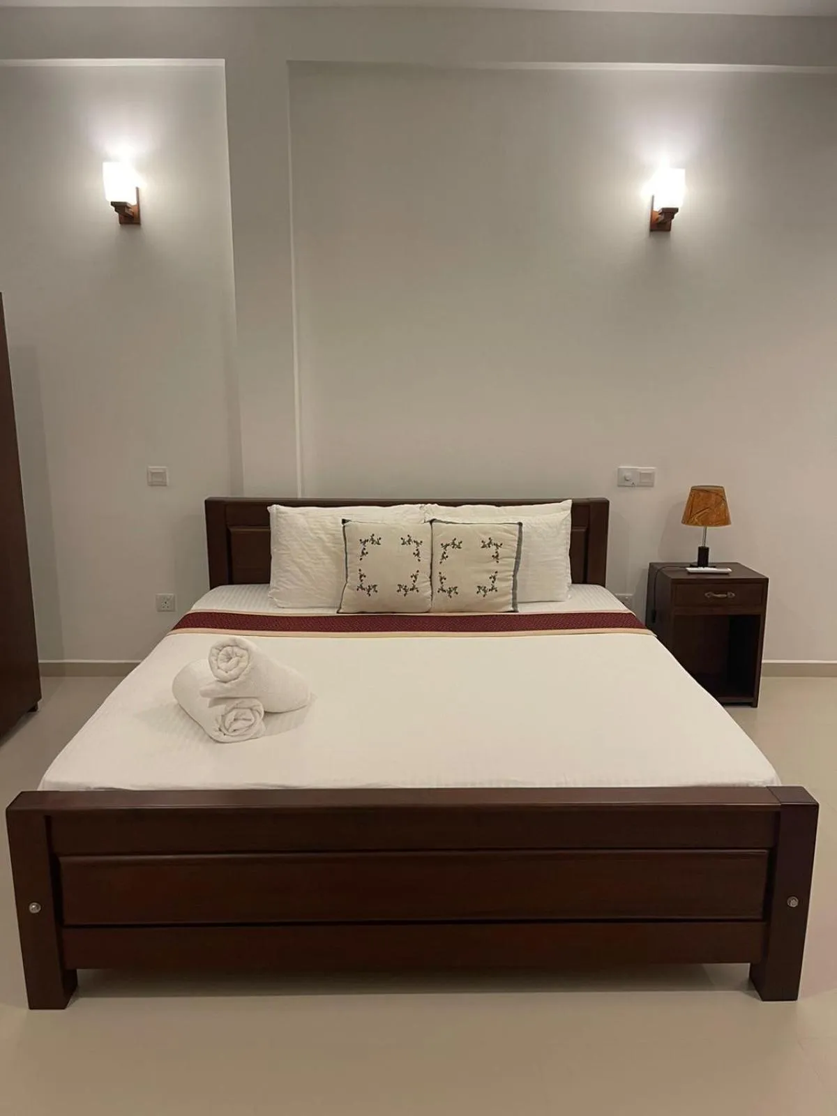Bed in Mihira Gedara Apartments