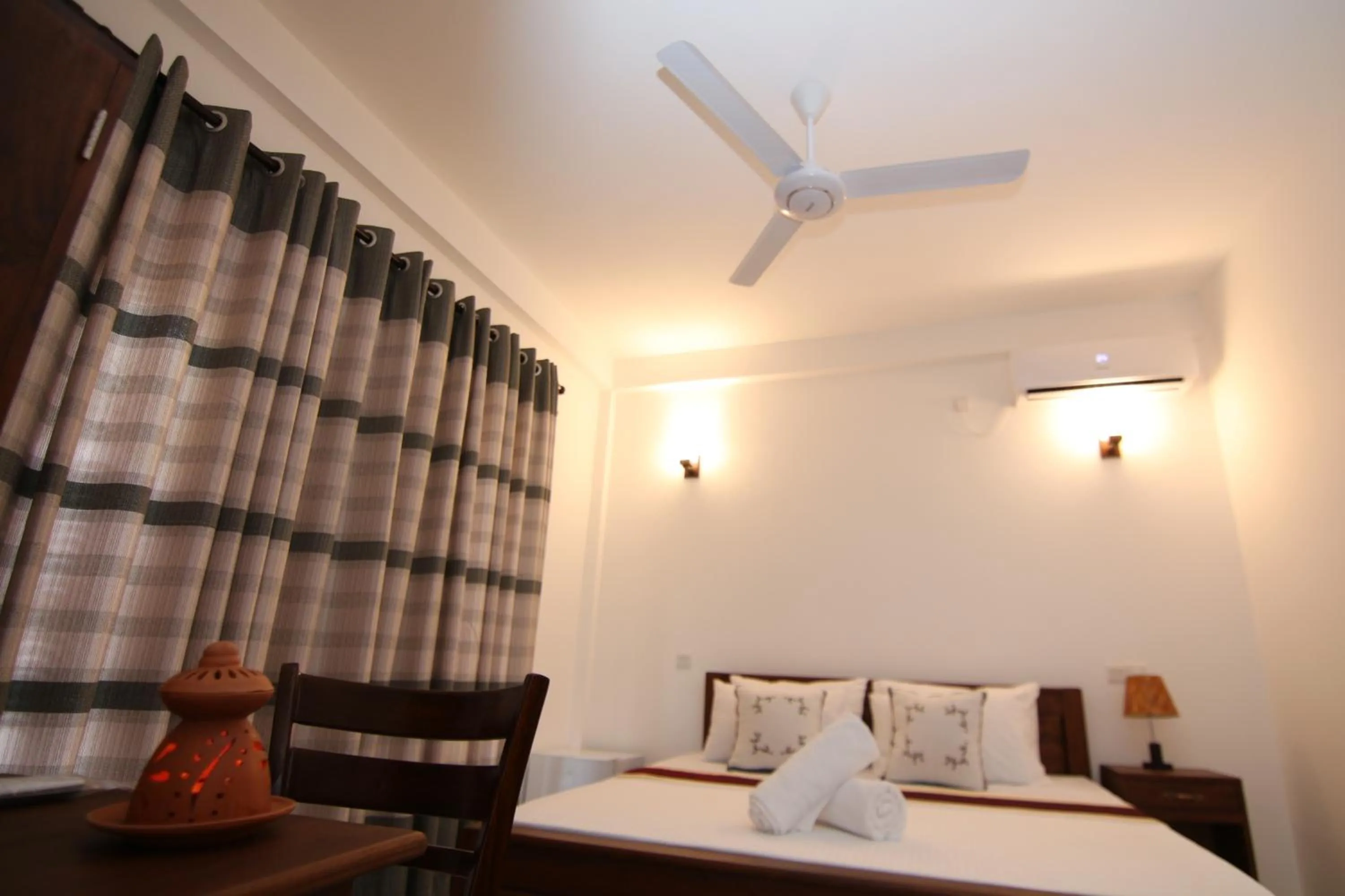 Bed in Mihira Gedara Apartments