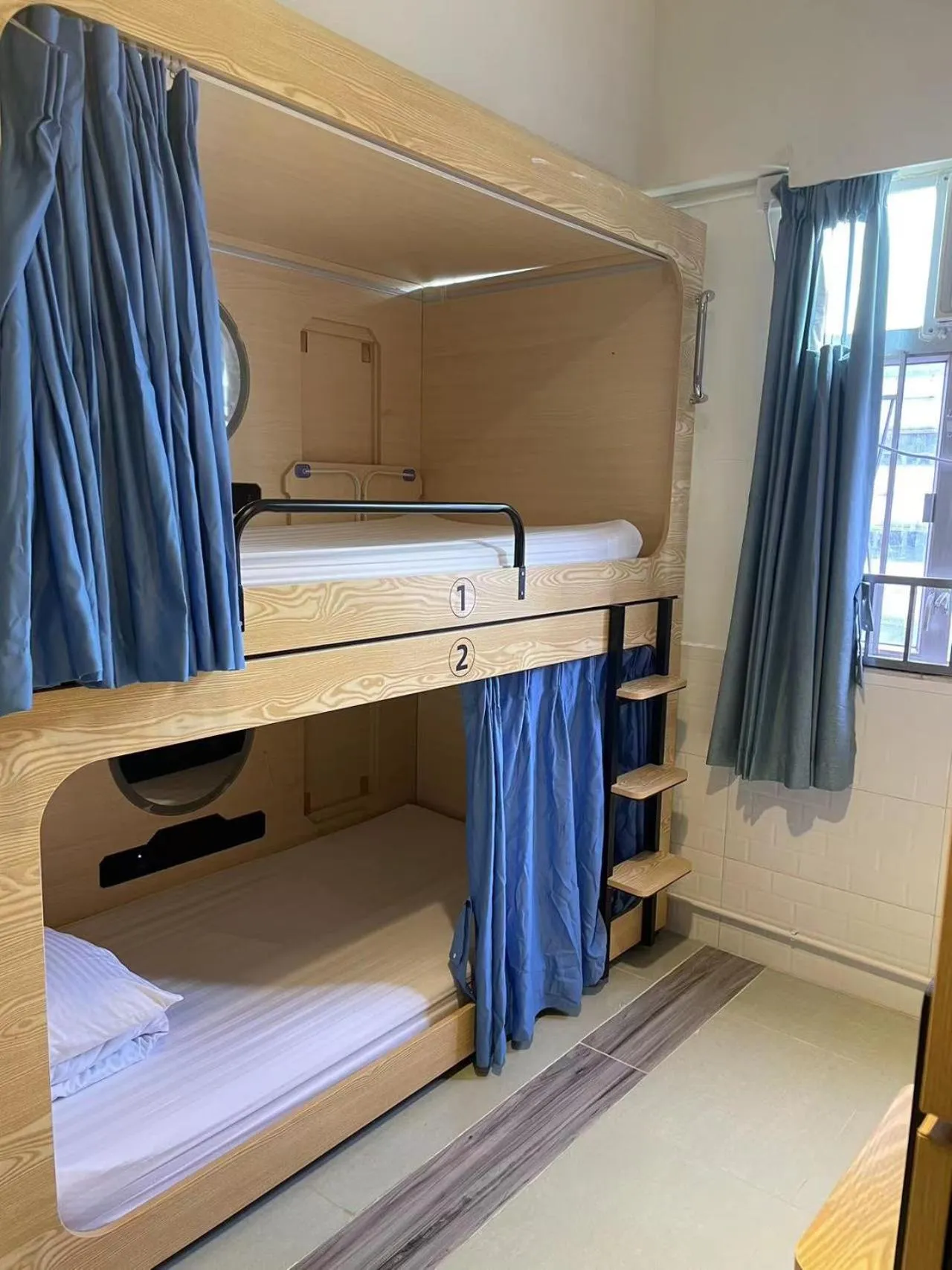 bunk bed in Hong Kong Hostel