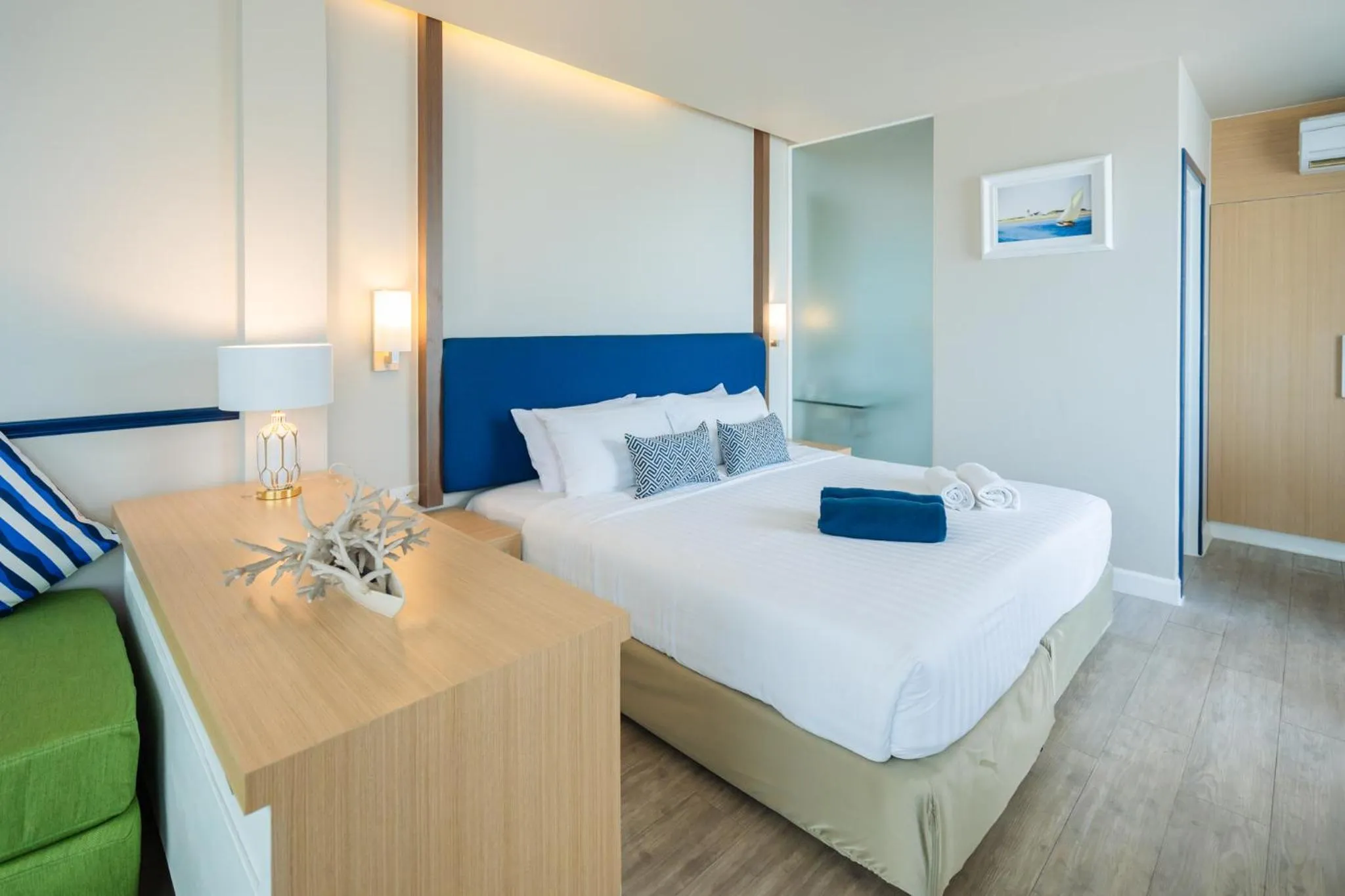 Bed in Phuket Boat Quay Hotel Panwa Beach