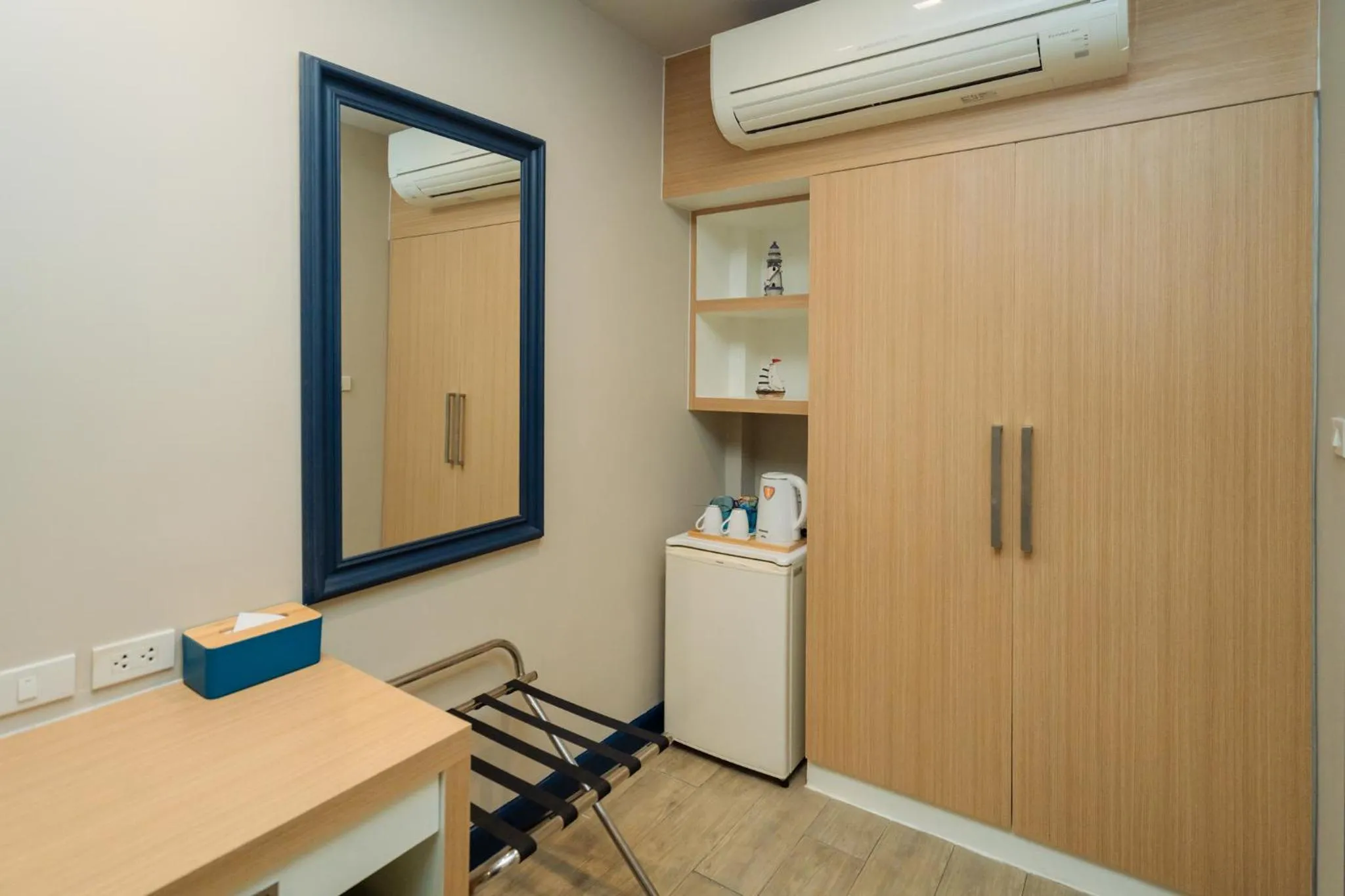 TV and multimedia in Phuket Boat Quay Hotel Panwa Beach