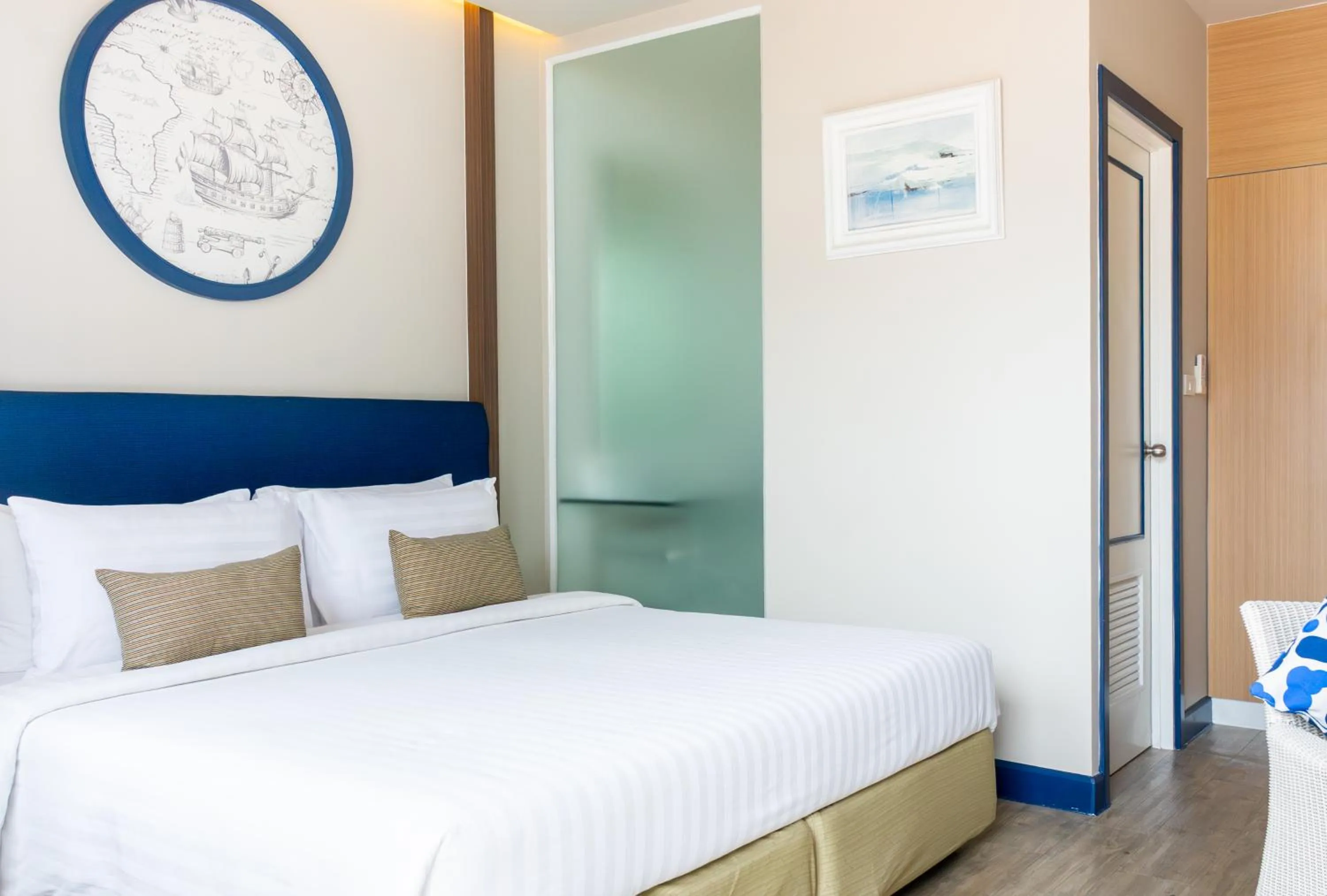 Bed in Phuket Boat Quay Hotel Panwa Beach