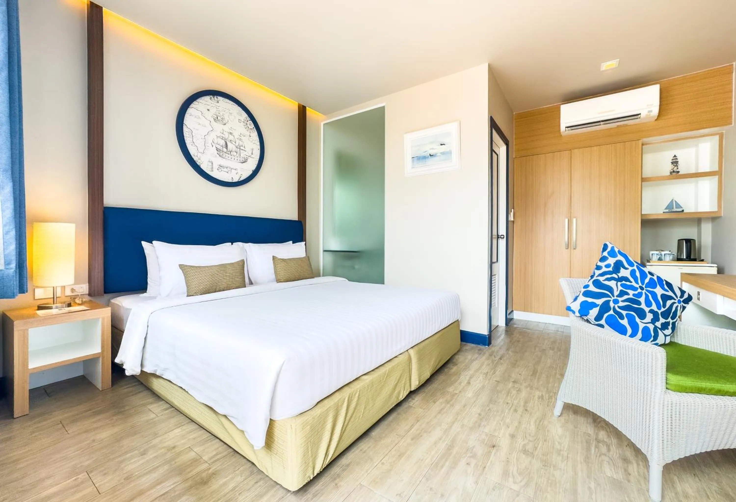 Bed in Phuket Boat Quay Hotel Panwa Beach