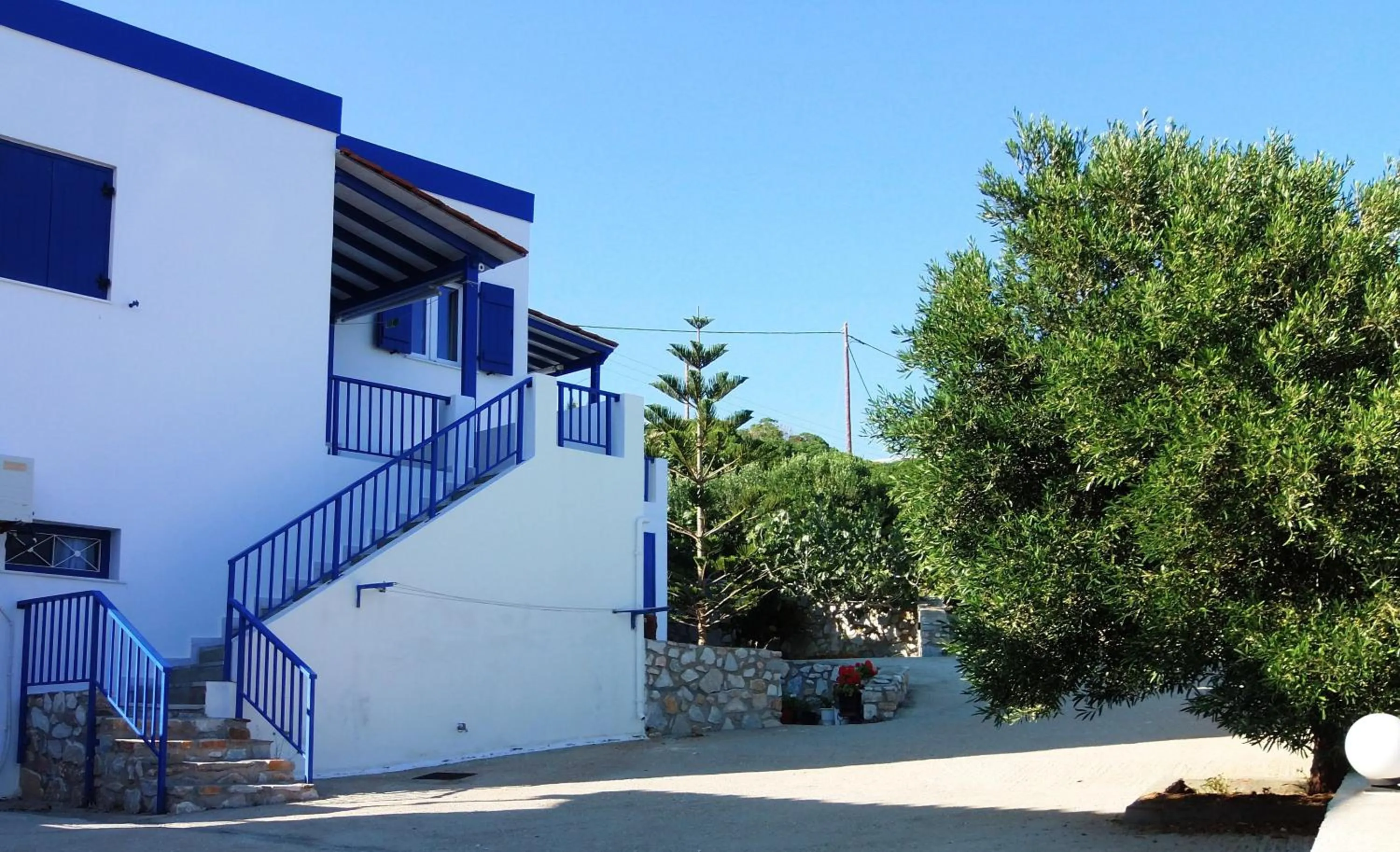 Property building in Sarris Planet