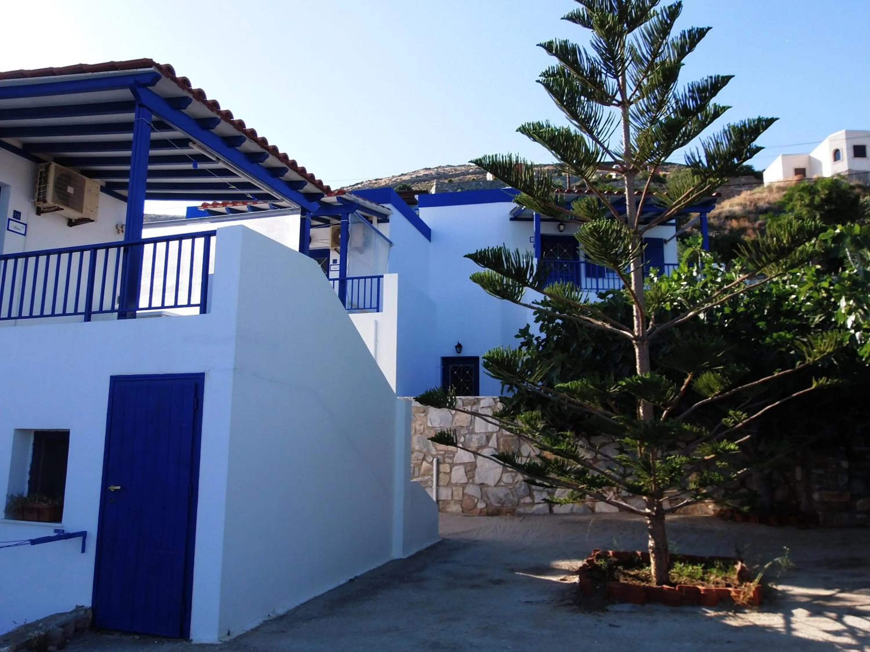 Property building in Sarris Planet