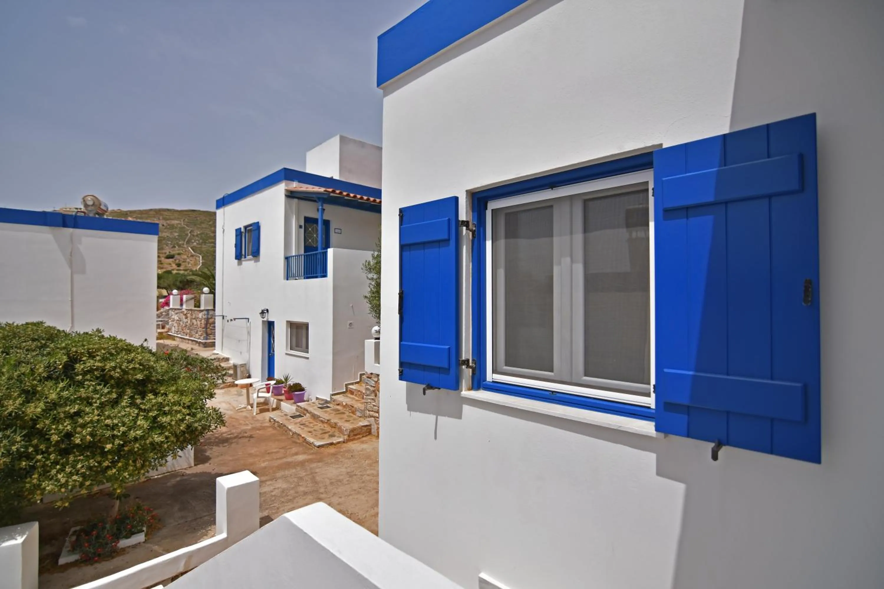 Property building in Sarris Planet