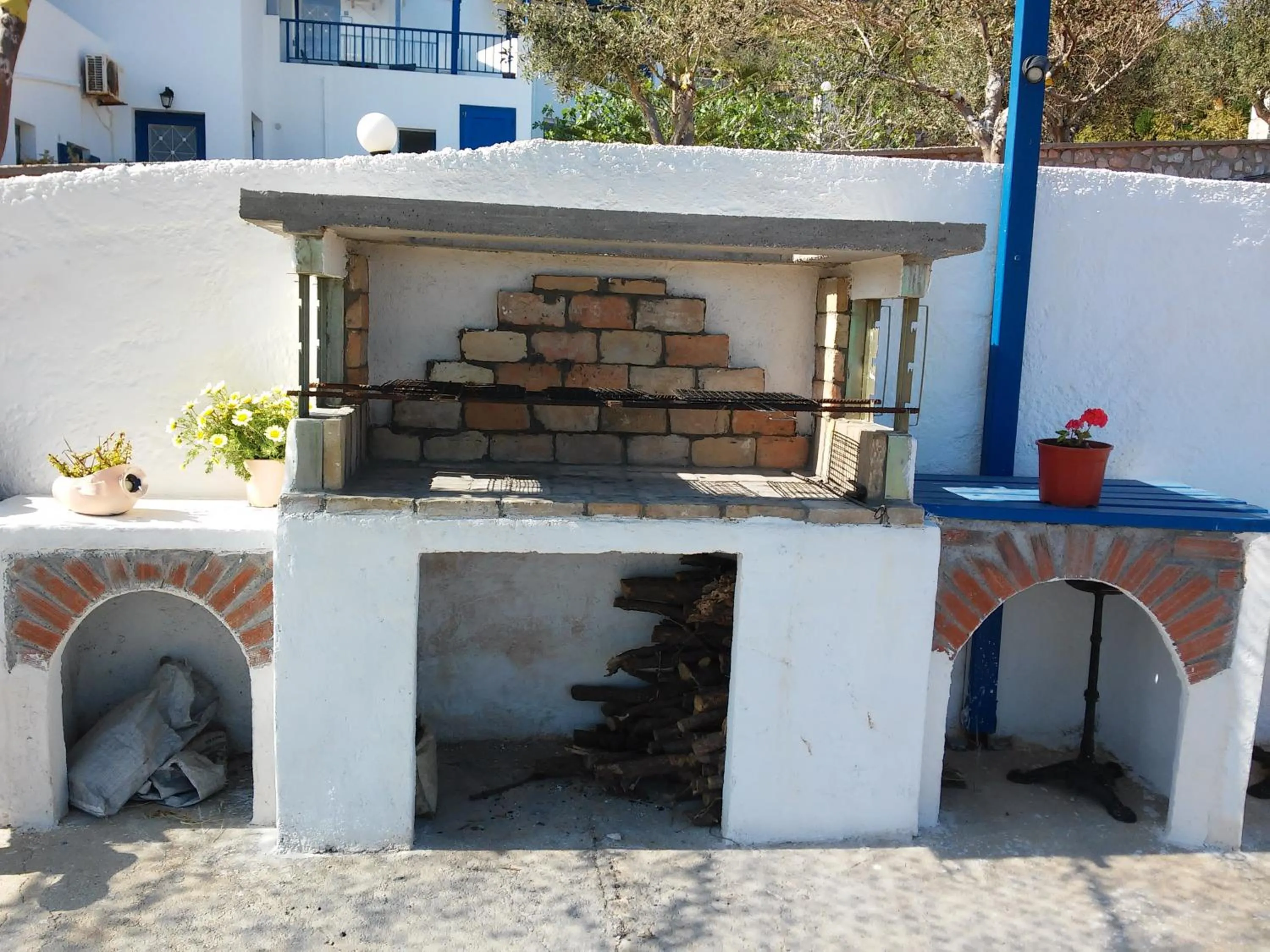 BBQ facilities in Sarris Planet