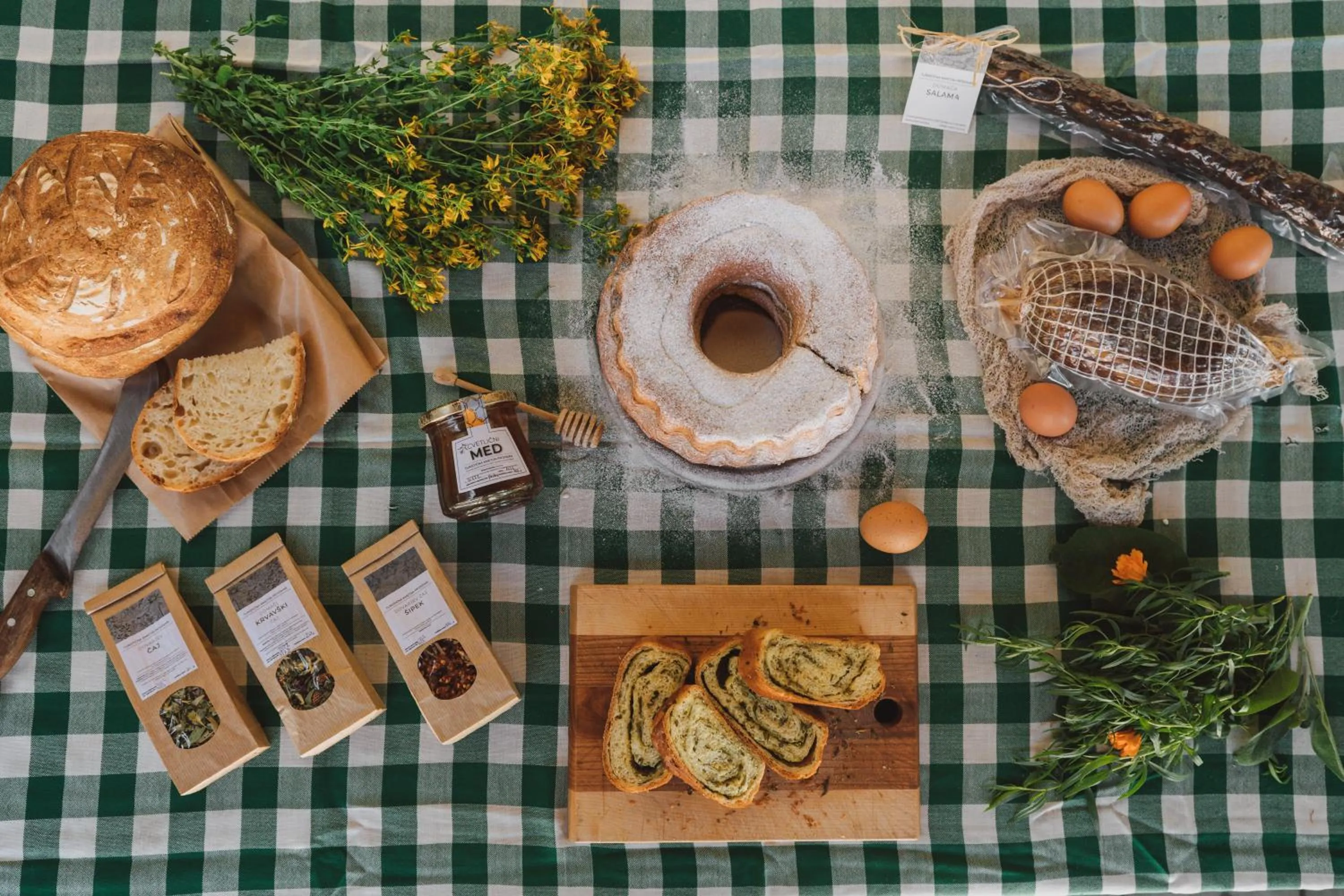 Food and drinks in Tourist Farm Pr'Dovar