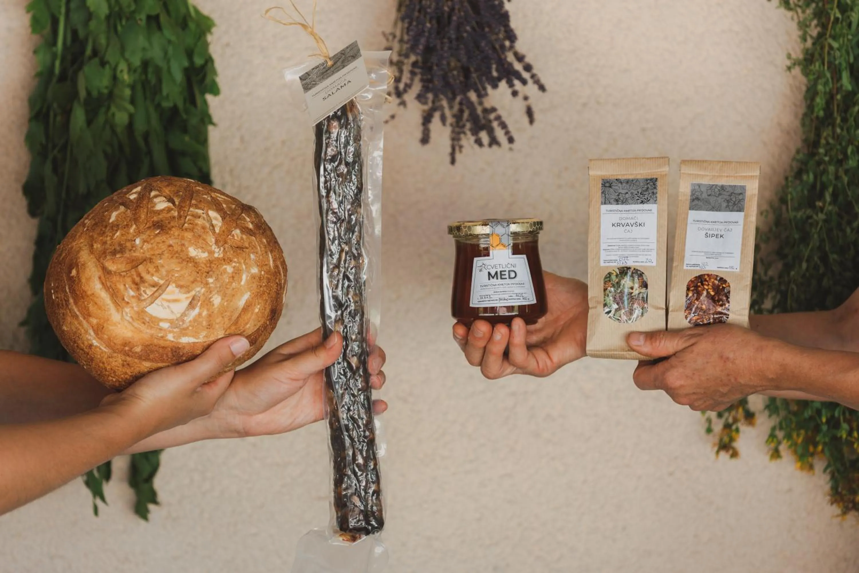 Food in Tourist Farm Pr'Dovar