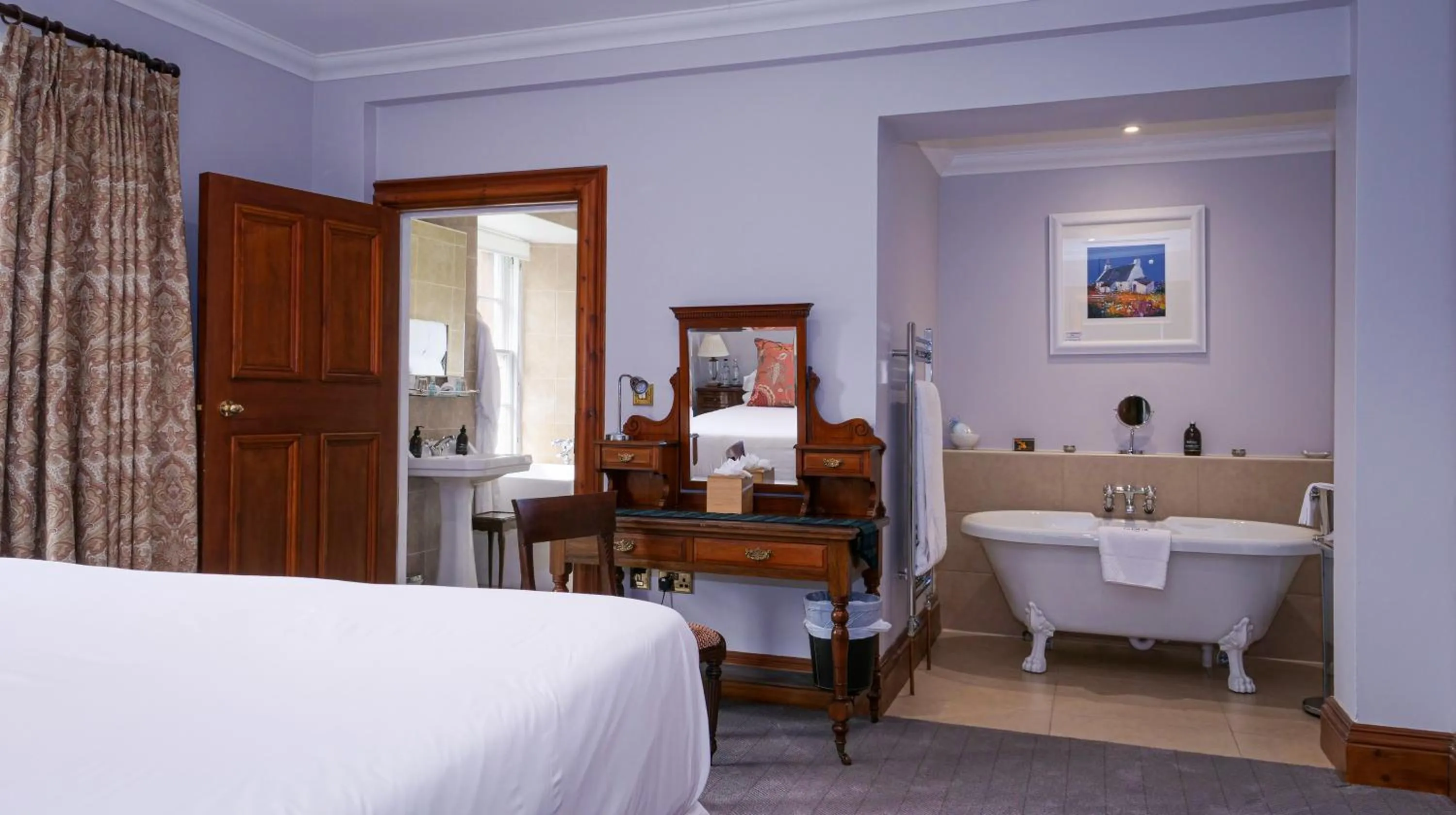 Bed in Glencoe House