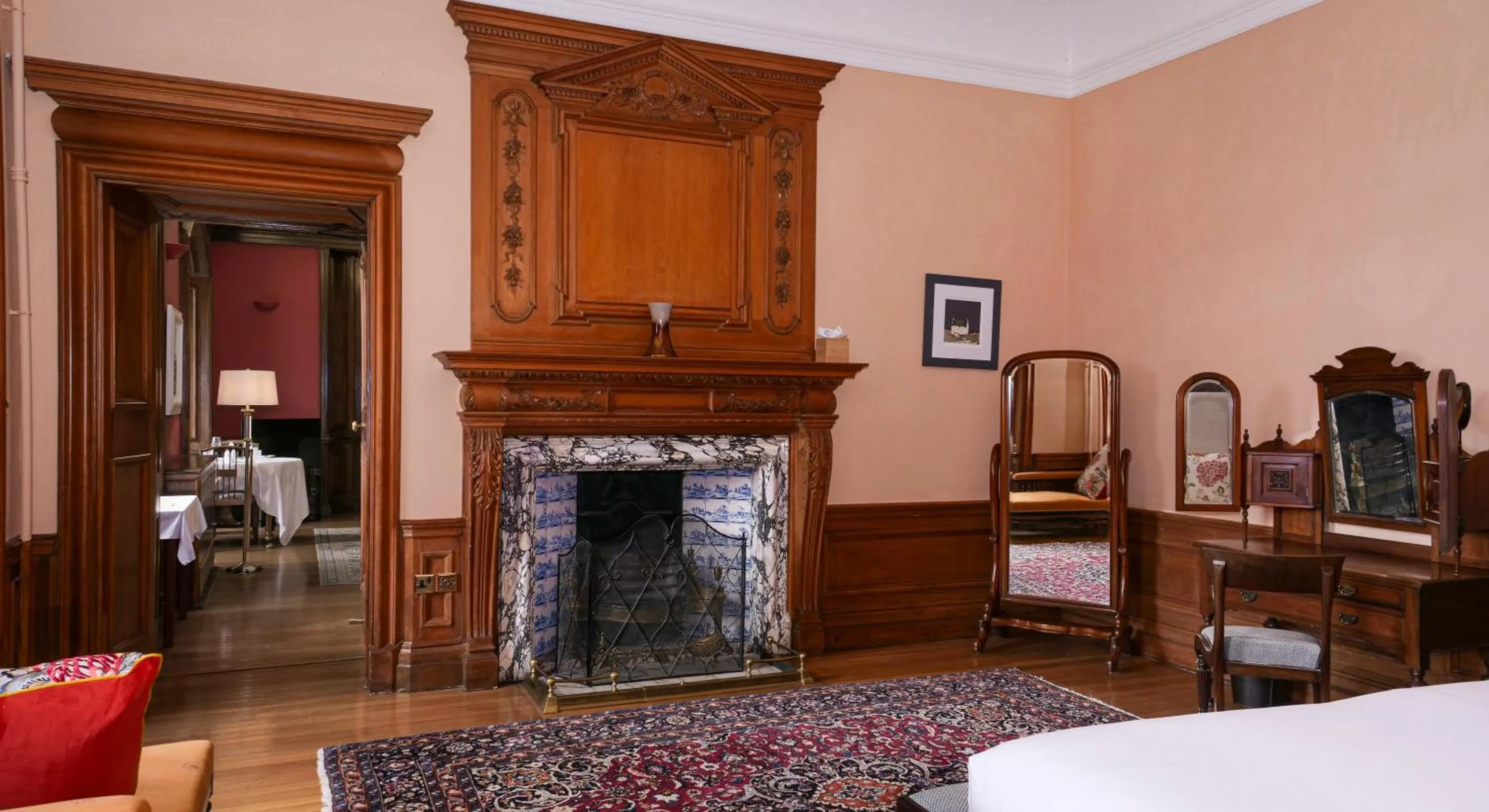 flat iron in Glencoe House