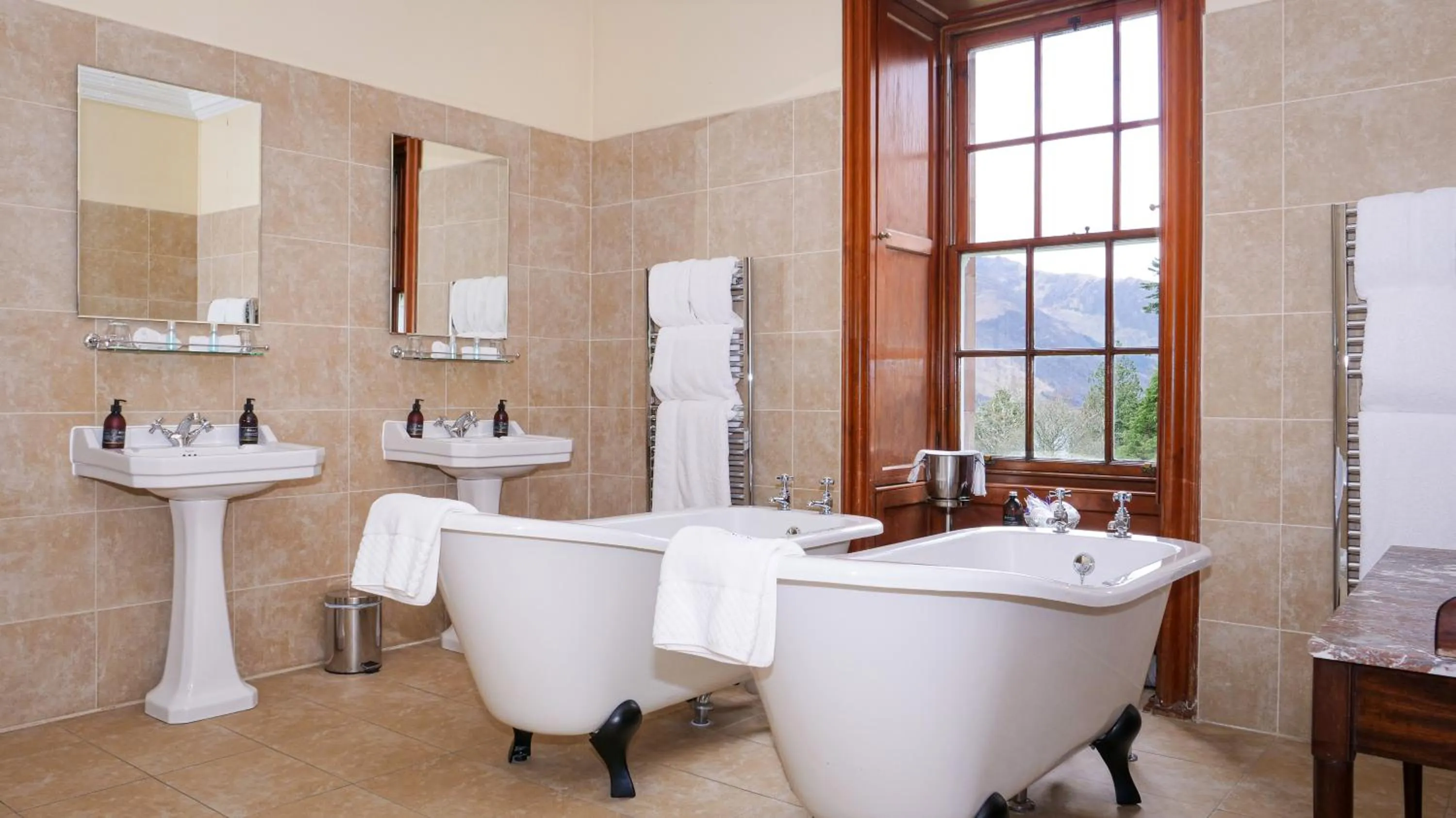 Bath in Glencoe House