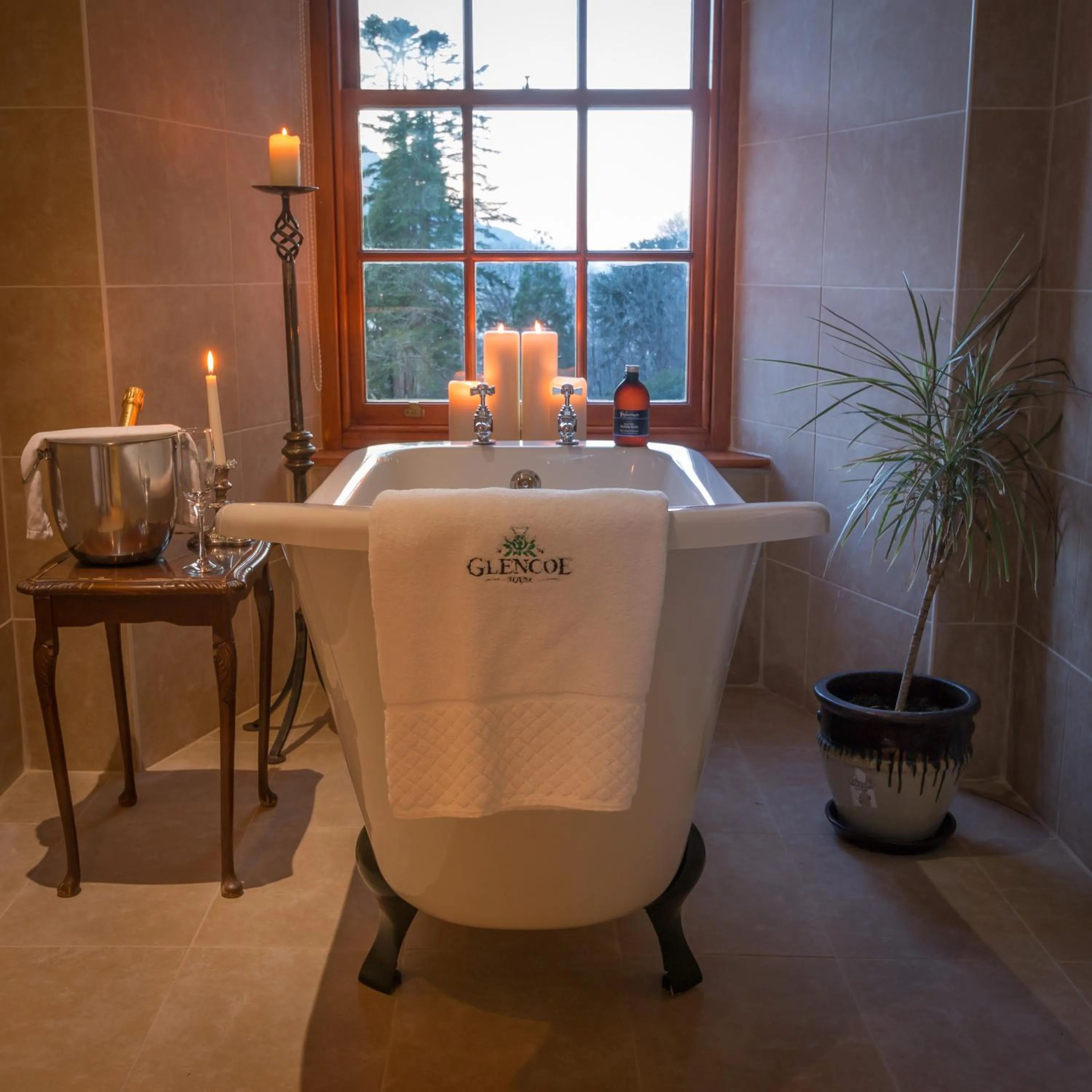 Bathroom in Glencoe House