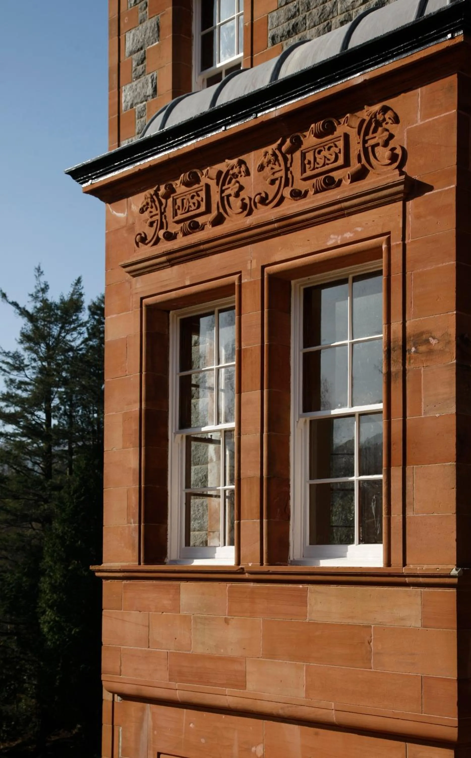 Facade/entrance in Glencoe House