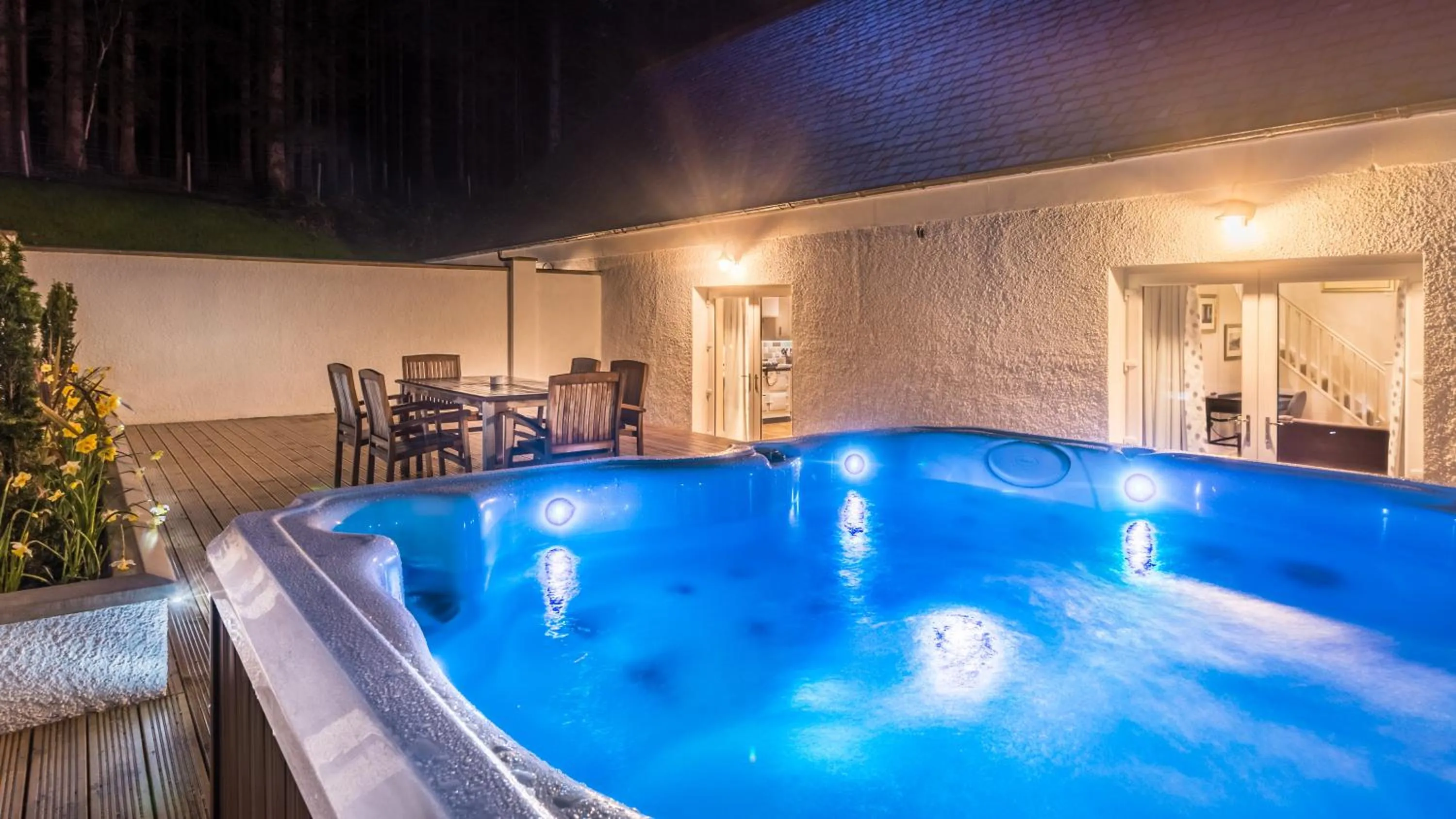 Hot Tub in Glencoe House