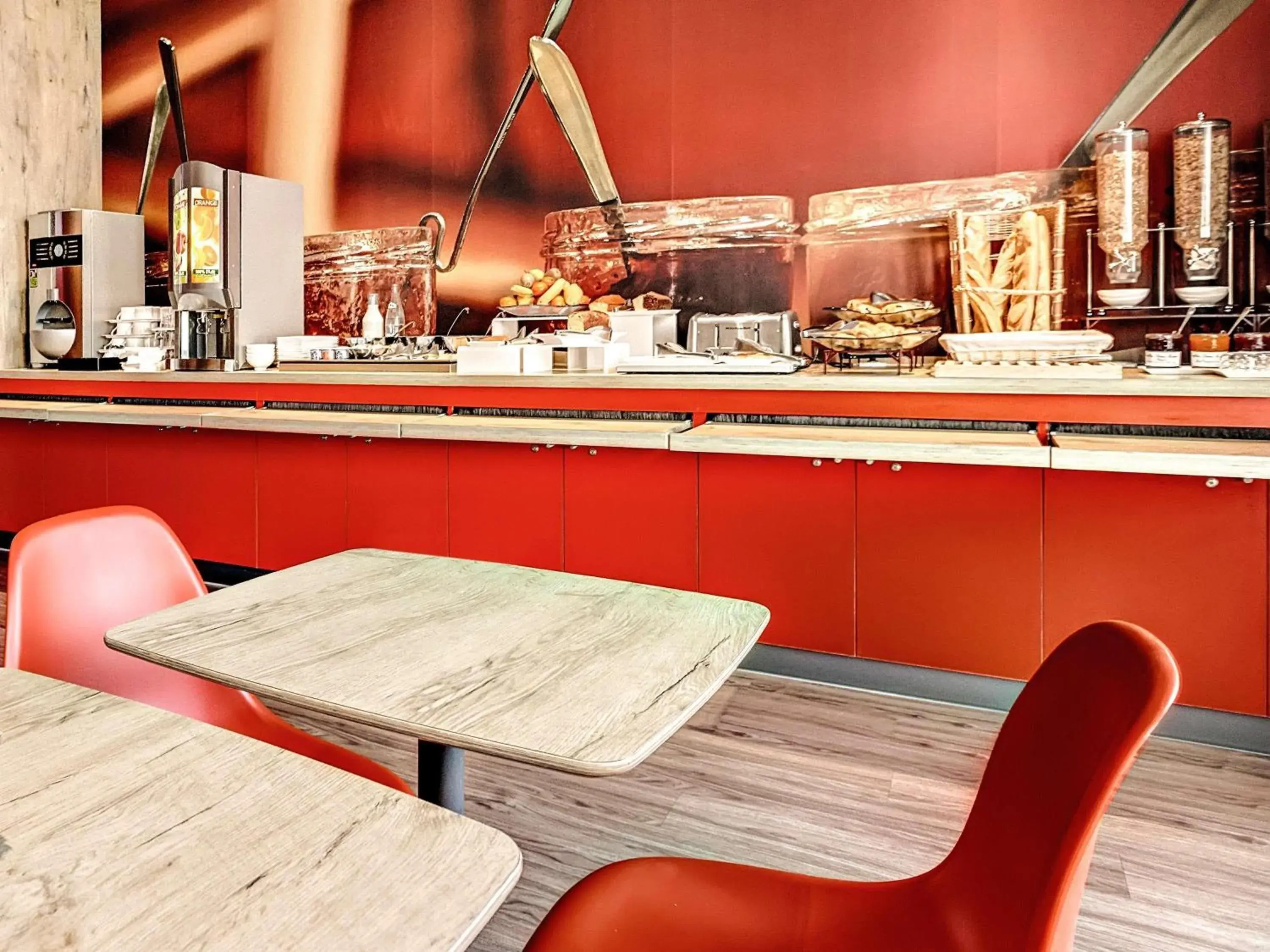 Breakfast in Ibis Agen Centre - Rénové en 2026 Breakfast in Ibis Agen Centre - Rénové en 2026